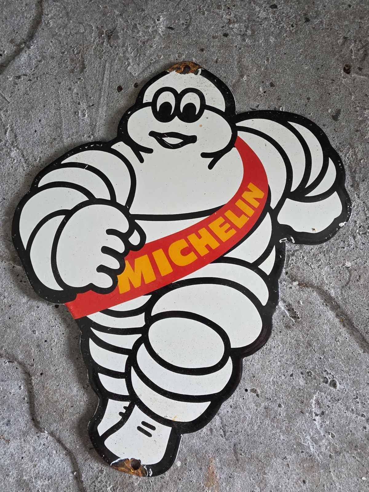 VINTAGE MICHELIN MAN TIRES PORCELAIN ADVERTISING DOOR SIGN WHEELS TIRE 9″ X 7″