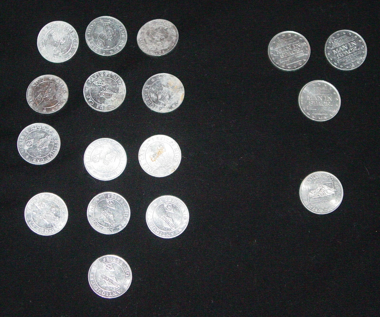 17 VINTAGE 1960’s / 1970’s SUNOCO GAS COLLECTOR TOKENS -CARS-MAN IN SPACE-STATES