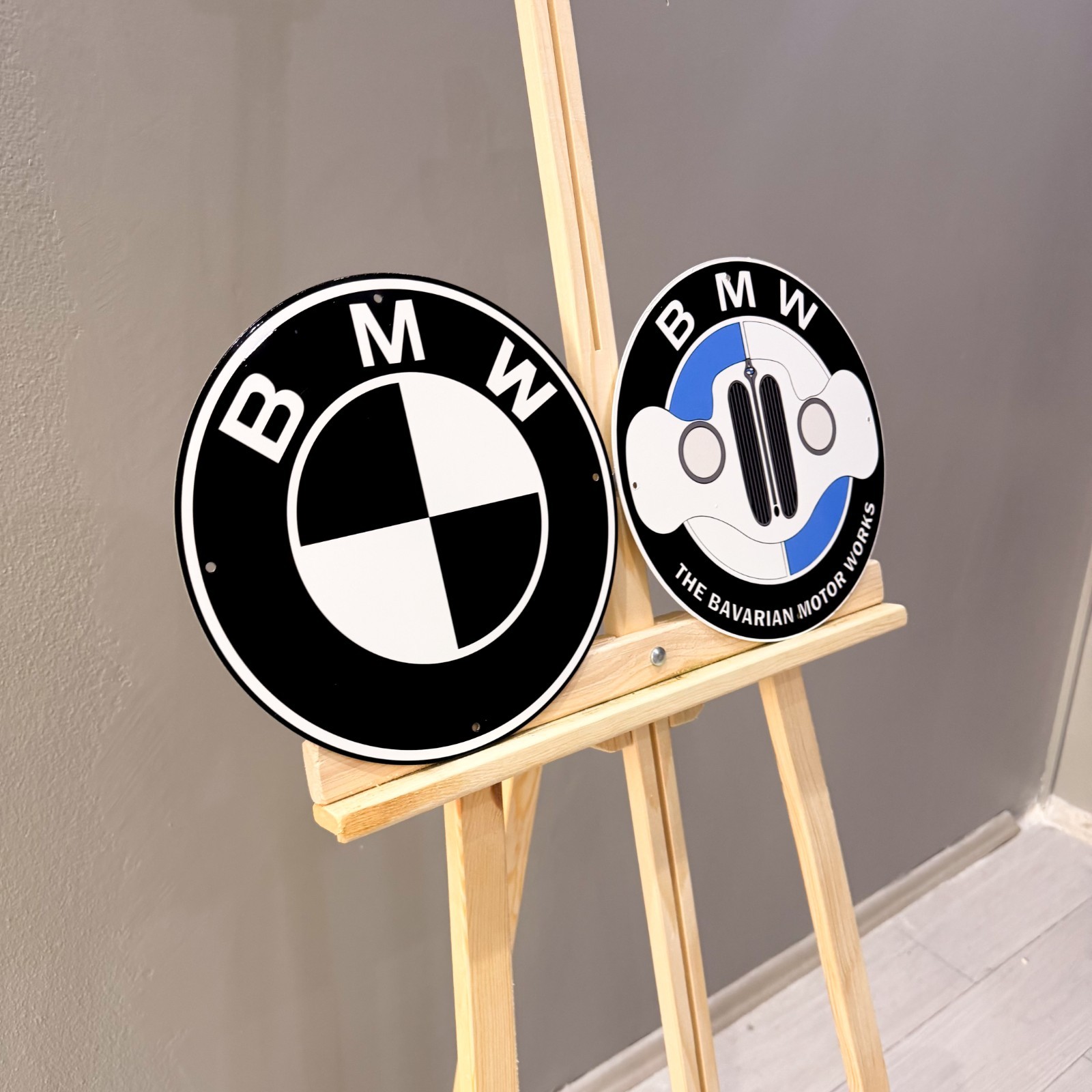 BMW Black Logo & Bavarian Motor Works Heavy Metal Sign Set – 30 cm (11.8”)