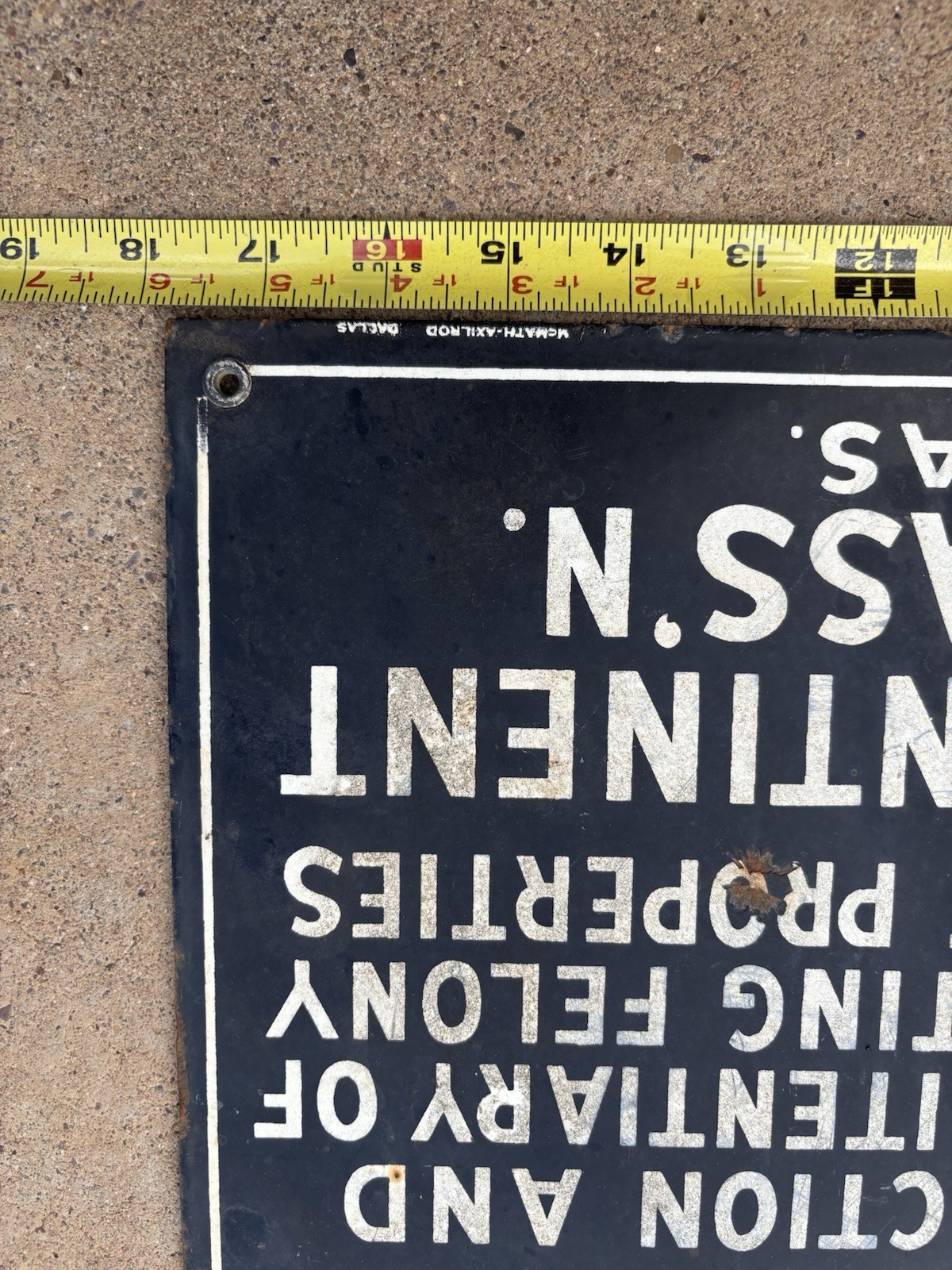 Texas Mid-Continent Oil & Gas $100 Reward 1940’s porcelain 18×11 sign
