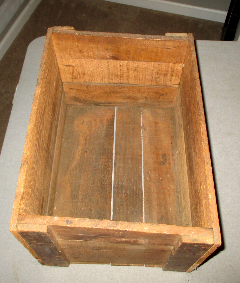 1920-1930-WHITE EAGLE OIL & REFINING CO-WOOD CRATE DOUBLE SIDED CAN SIGN BOX-16″