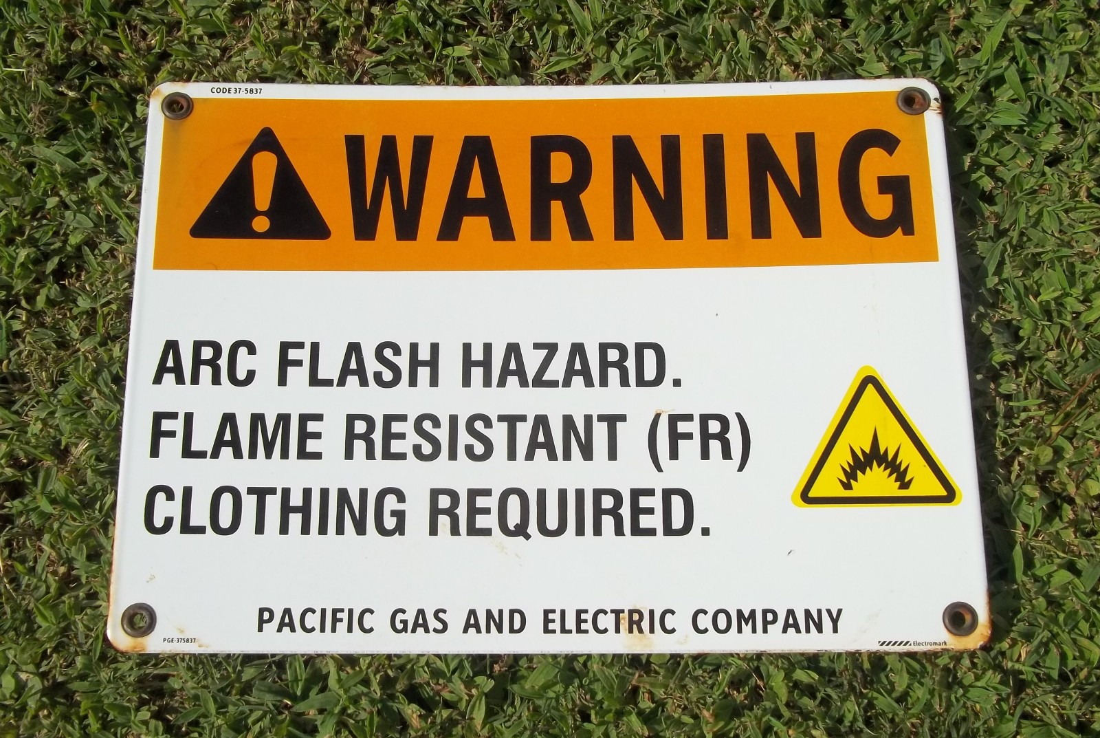 Vintage Porcelain Pacific Gas And Electric Warning Oilfield Sign – 14×10