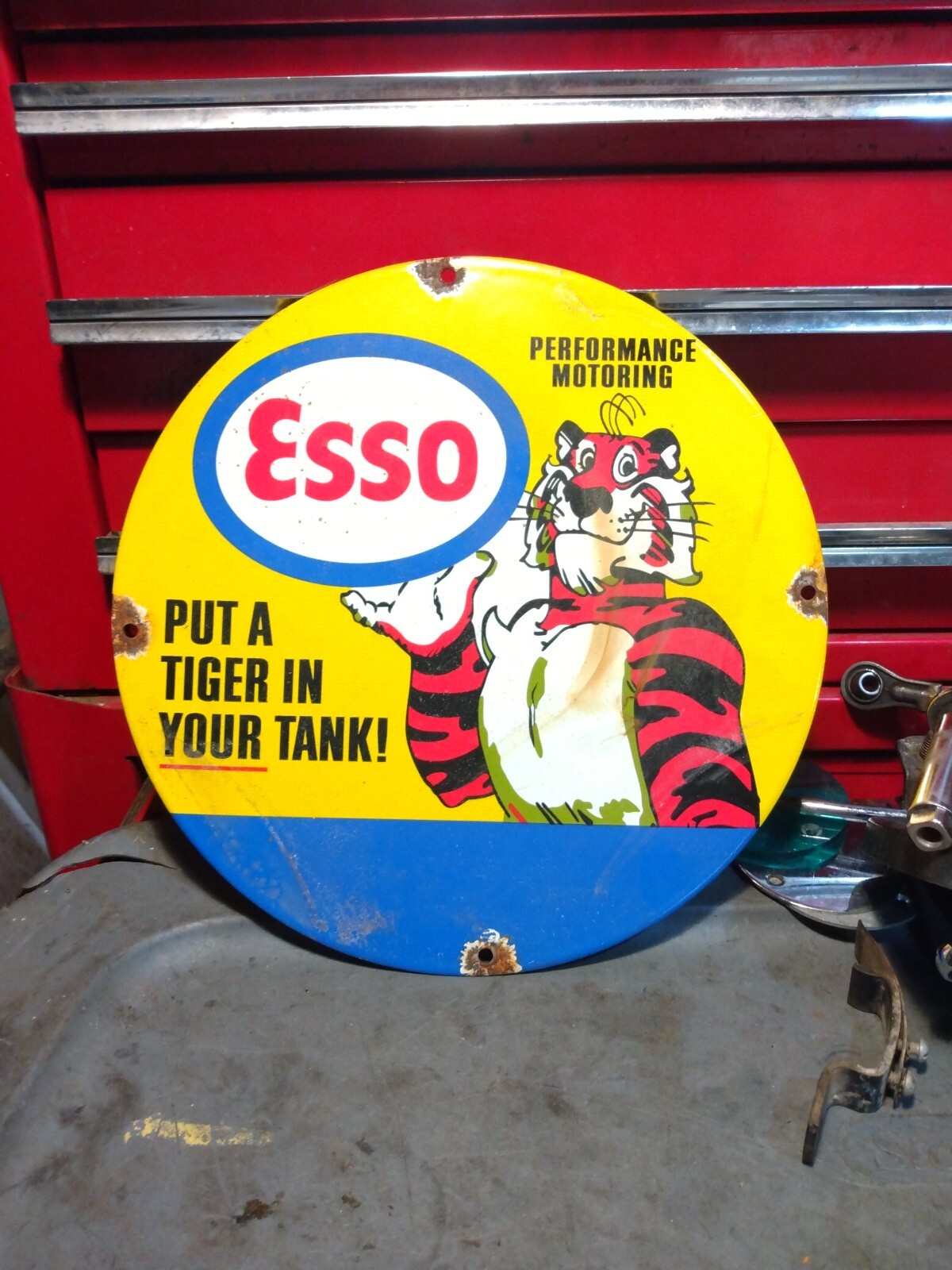ESSO PUT A TIGER IN YOUR TANK PORCELAN GAS OIL PUMP PLATE SIGN Approx 11-3/4″
