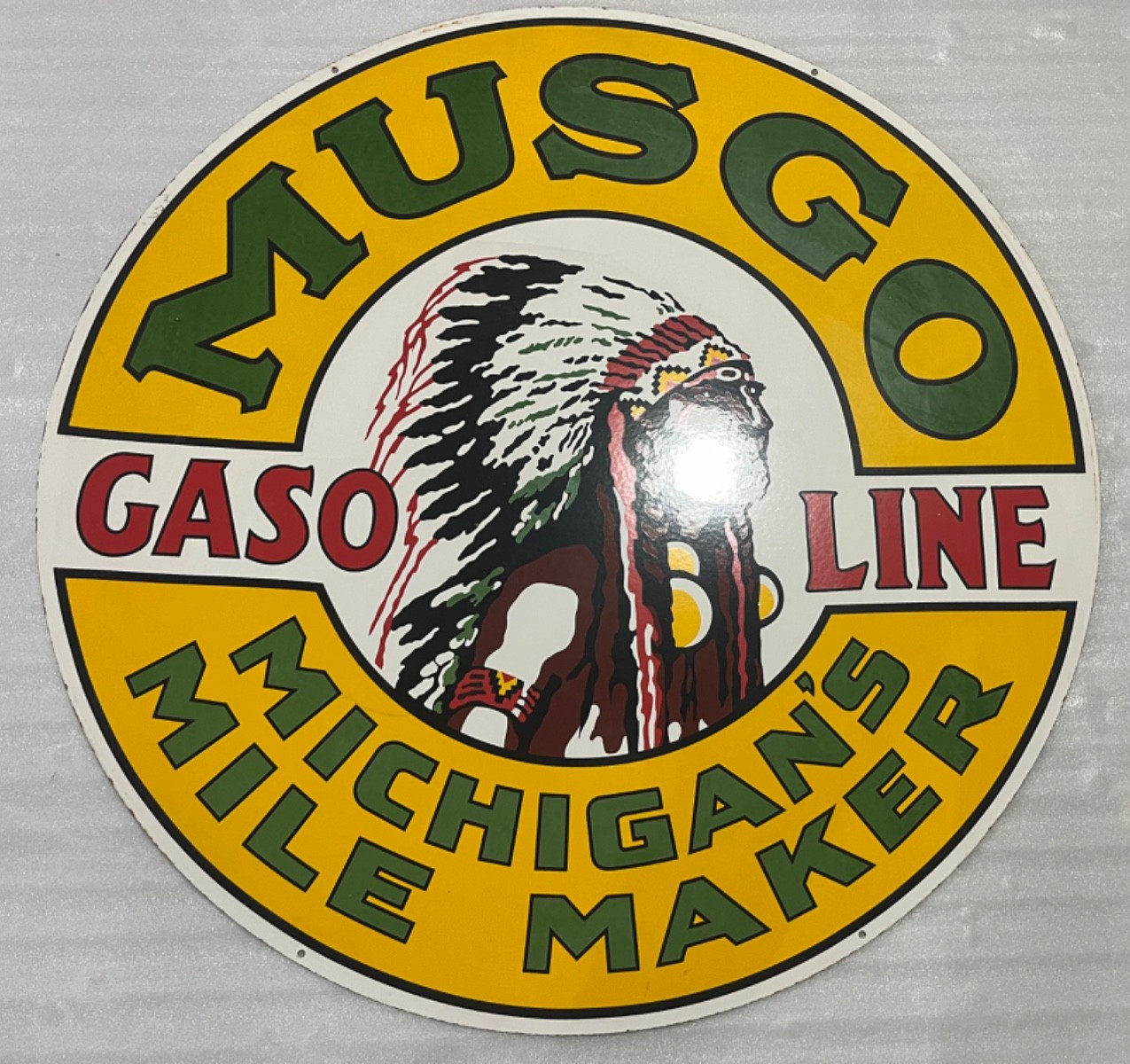 MUSGO GASOLINE MICHIGAN’S MILE MAKER GAS & OIL PORCELAIN ENAMEL SIGN 42″ DSP