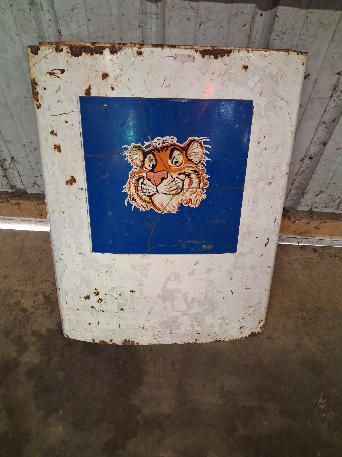 VINTAGE ESSO GAS PUMP DOOR TIGER