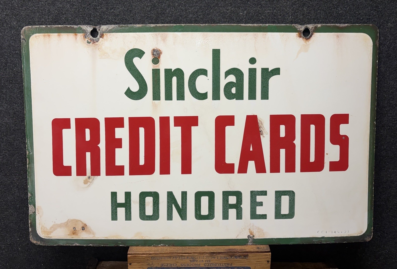 Vtg 1940s Sinclair Gas Station Credit Cards Honered Porcelain Sign 23” x 14.25”