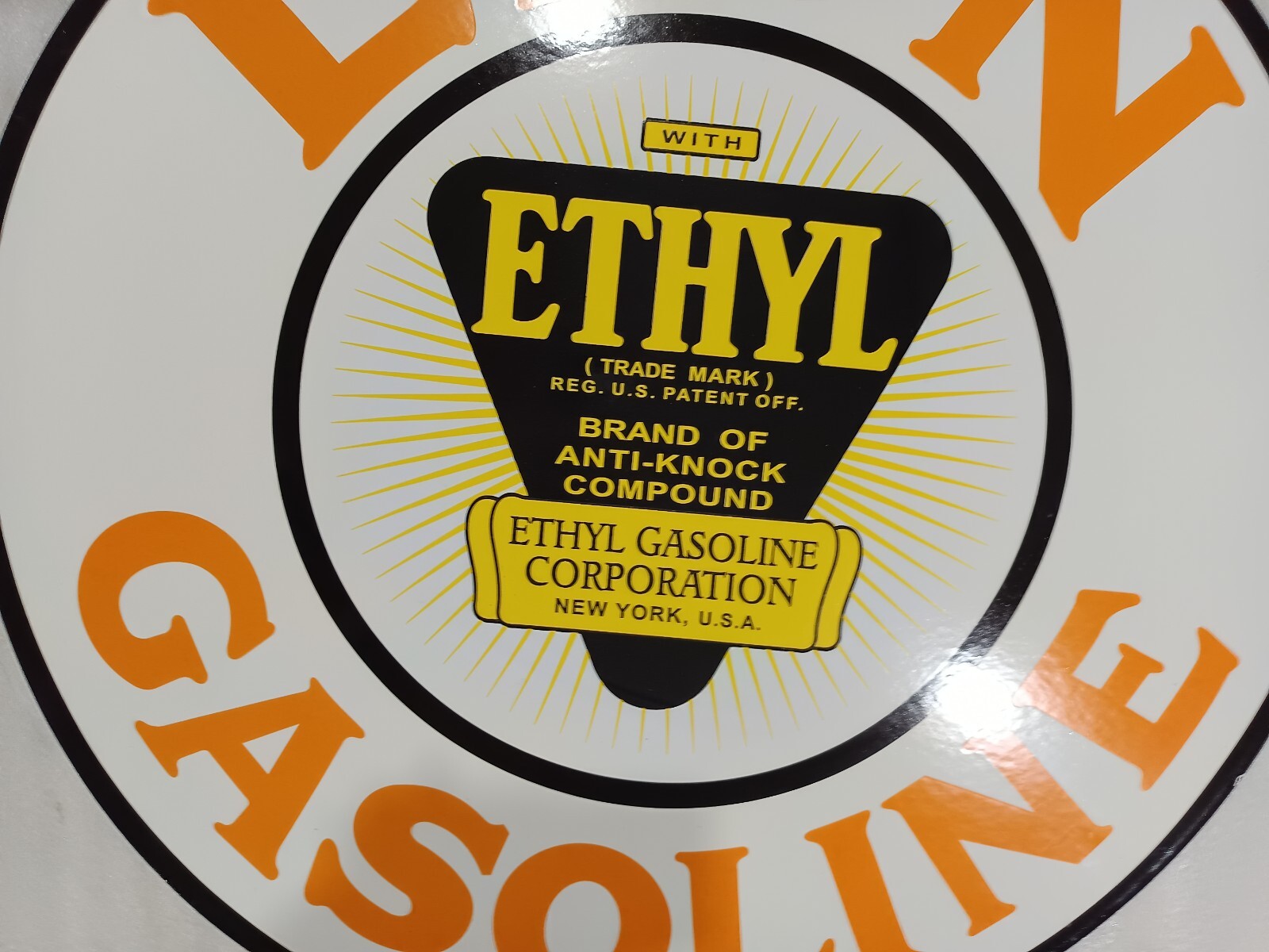 LION GASOLINE & OIL PORCELAIN ENAMEL SIGN 30″ DSP.