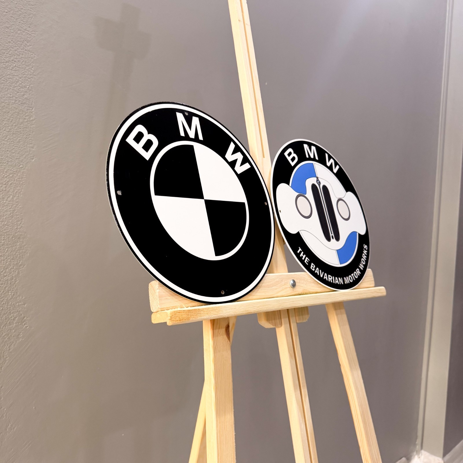 BMW Black Logo & Bavarian Motor Works Heavy Metal Sign Set – 30 cm (11.8”)