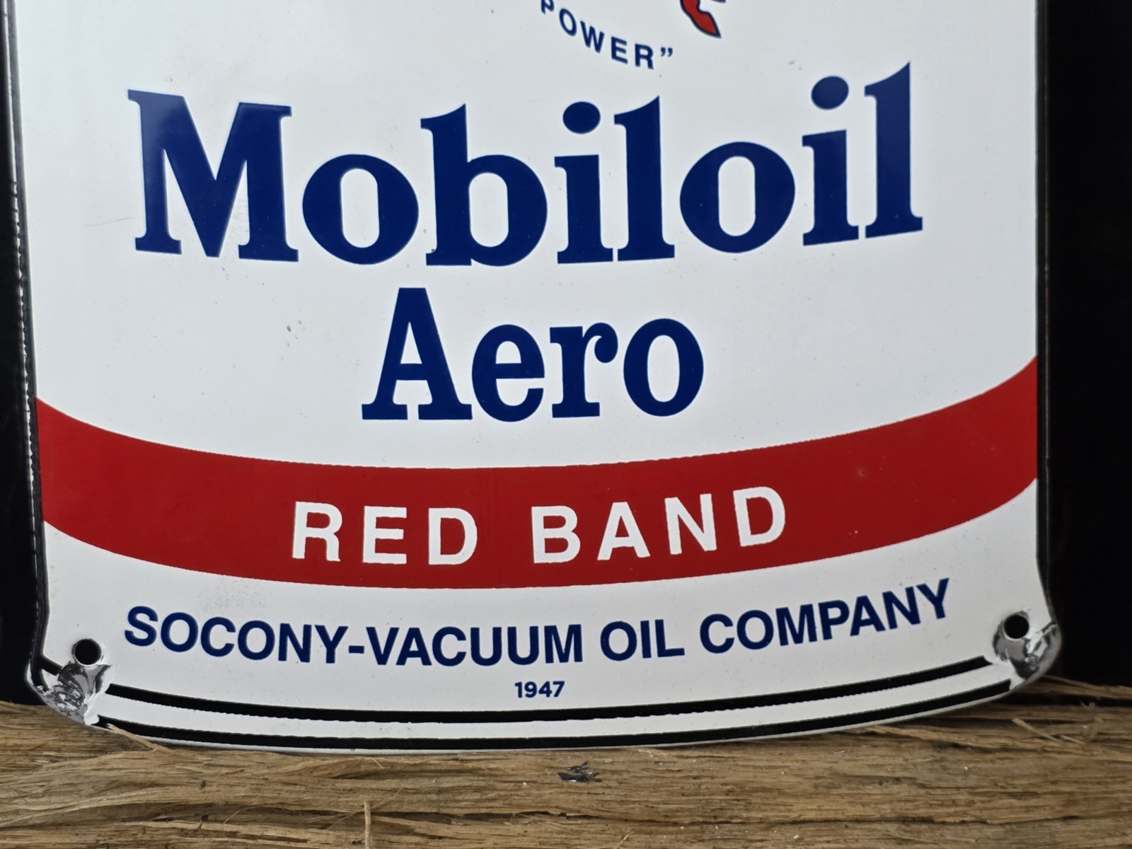 VINTAGE 1947 MOBILOIL AERO CAN PORCELAIN GAS PUMP SIGN MOBIL MOBILGAS 11″ X 8″.