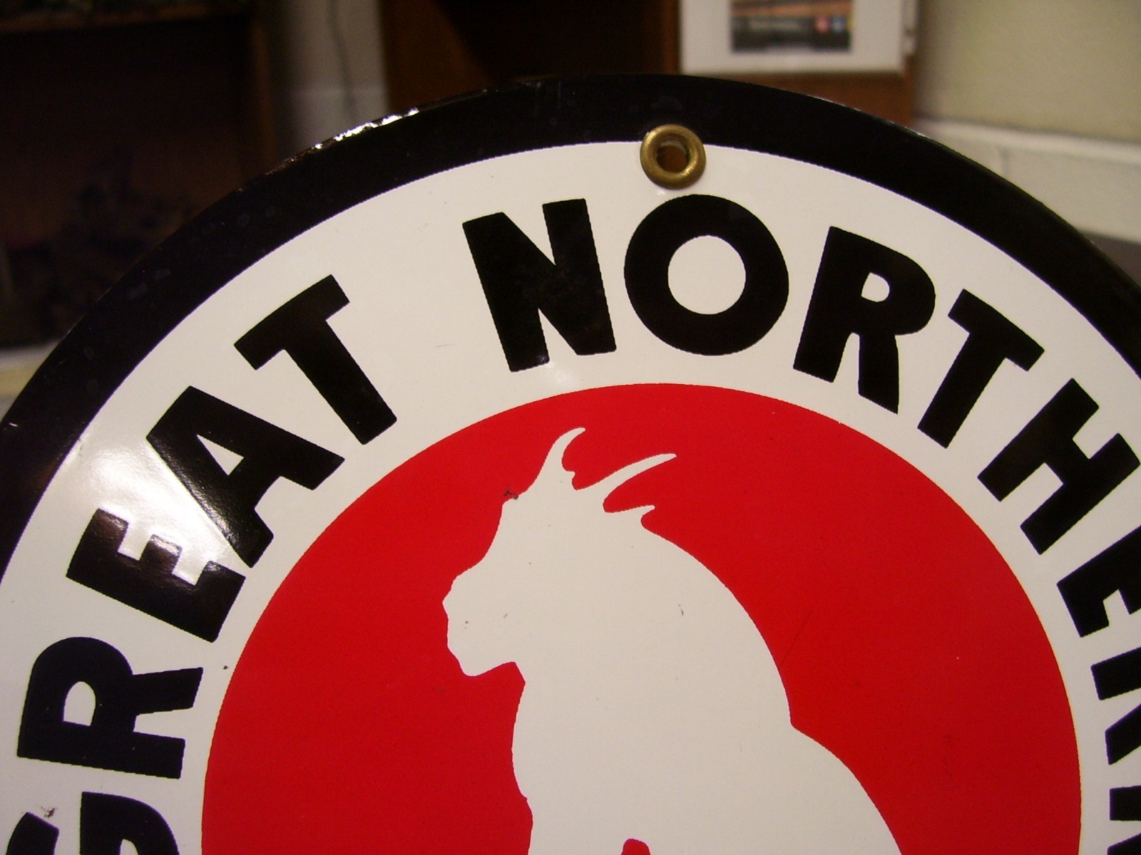 Great Northern Railway Sign – Train Rail Porcelain Station Sign, 8.75″ Diameter