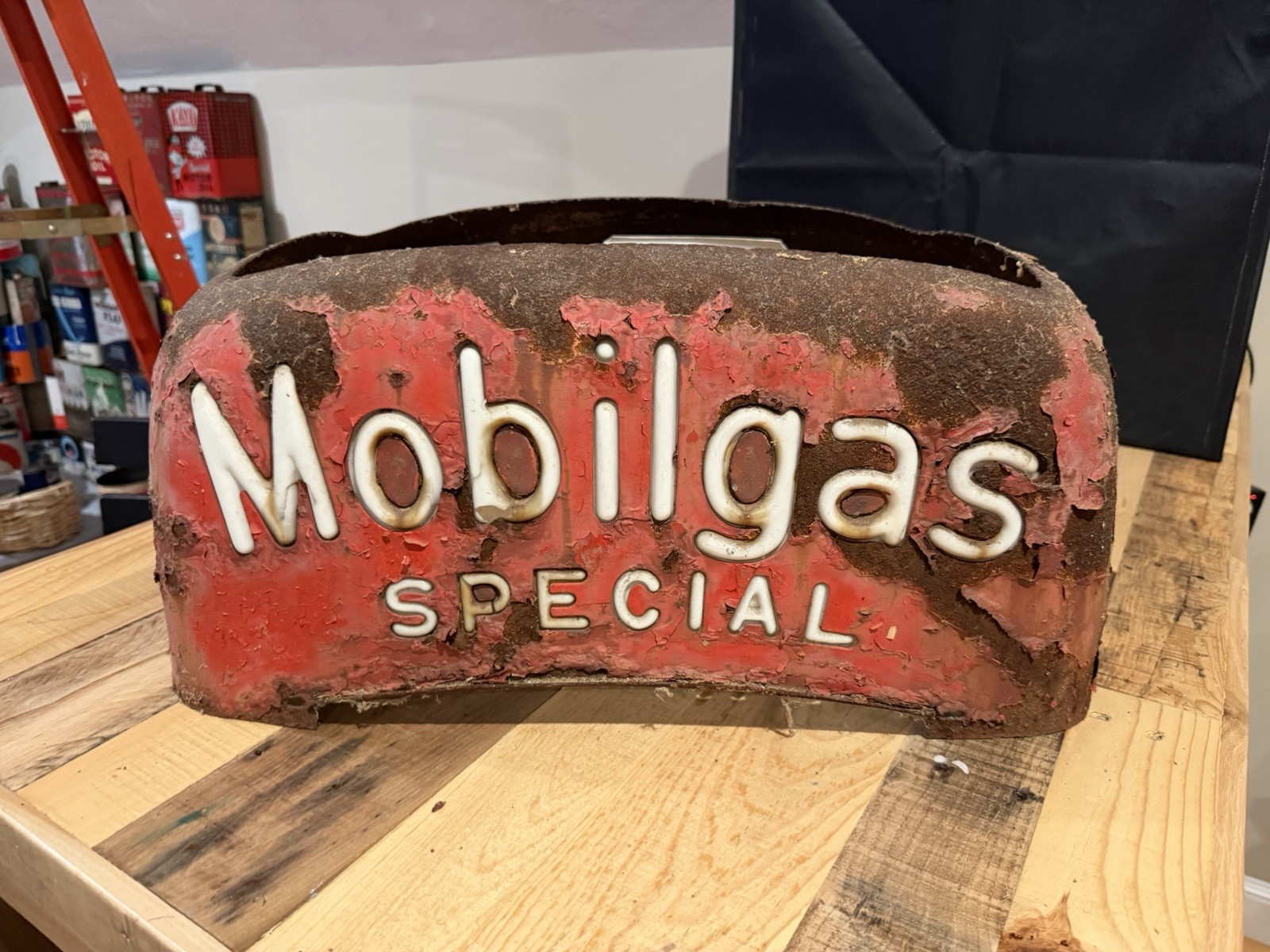 Mobilgas Script Top Wayne Model 80 Martin & Schwartz Gas Pump Top