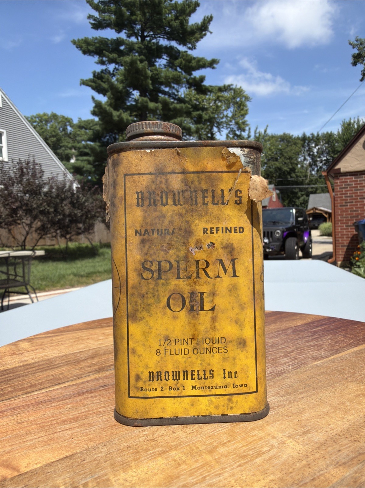 RARE, VINTAGE BROWNELL’S SPERM OIL PAPER LABEL HALF PINT TIN, WITH SPERM OIL