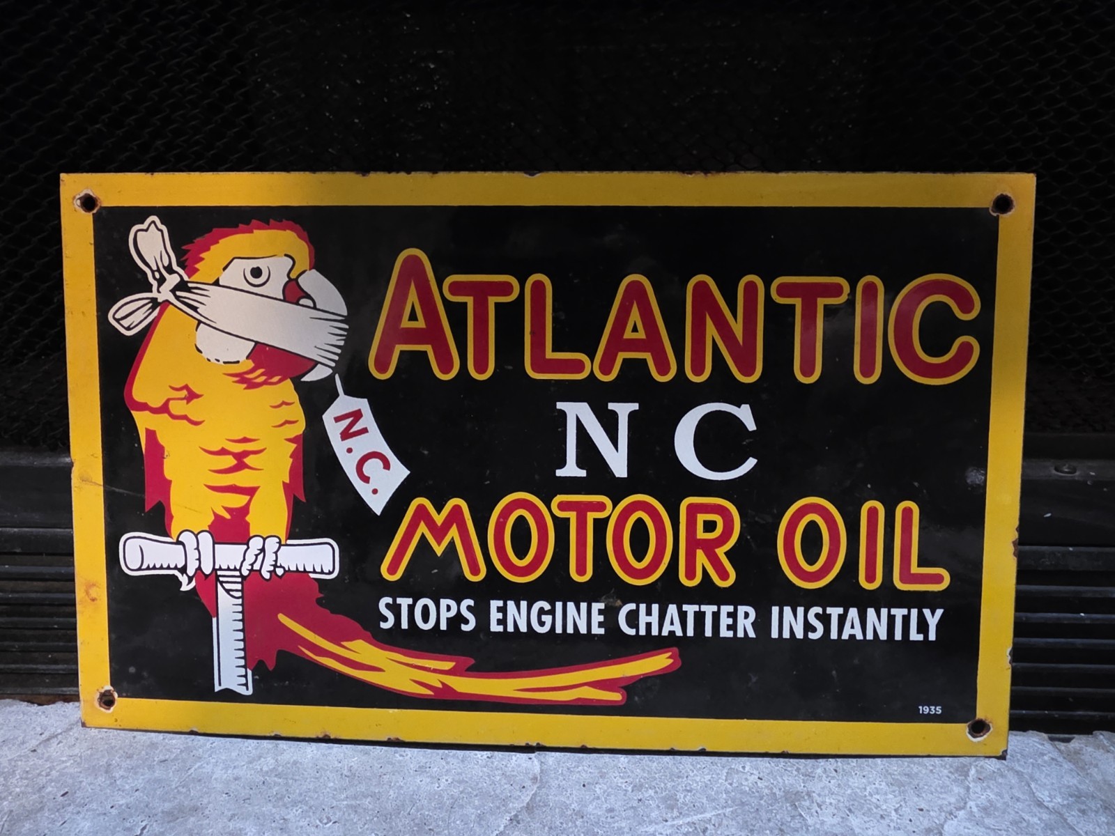 VINTAGE ATLANTIC NC MOTOR OIL GASOLINE PORCELAIN GAS PUMP SIGN 16″×9.5″