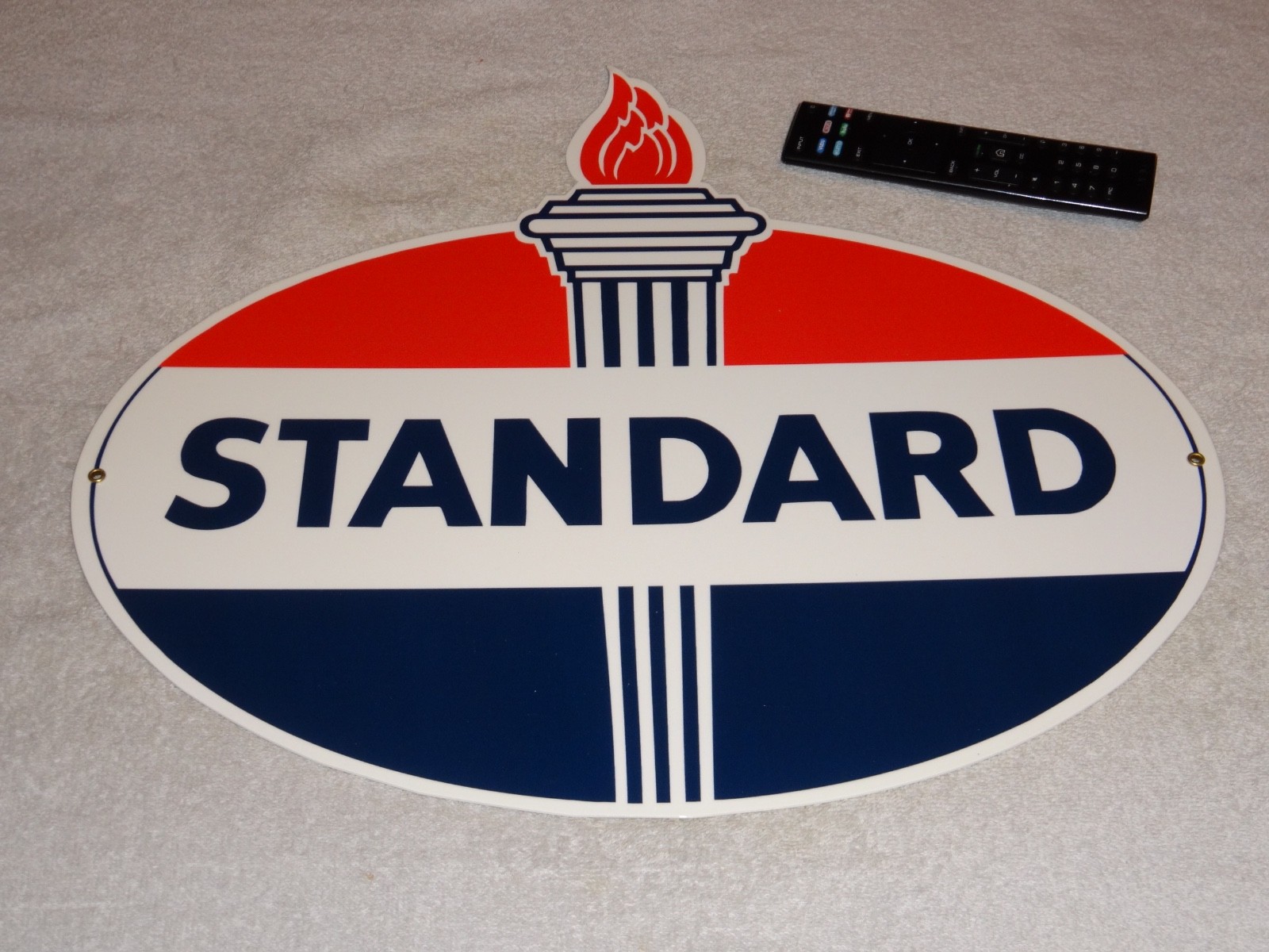 VINTAGE STANDARD GASOLINE TORCH & FLAME 18″ PORCELAIN METAL GAS STATION OIL SIGN