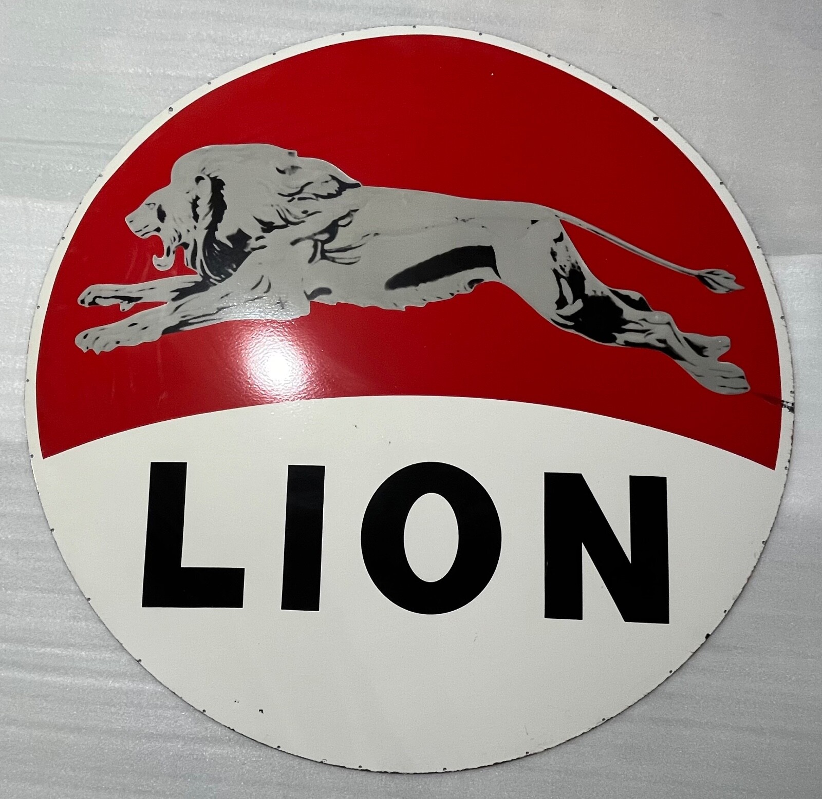 LION GAS & OIL PORCELAIN ENAMEL SIGN 60″ DSP