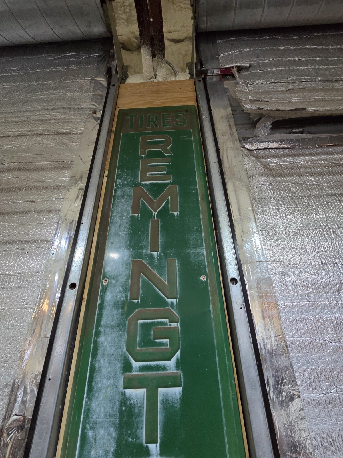 Vintage ORIGINAL 1983 Remington Tires Vertical Embossed Metal Sign Nice Patina