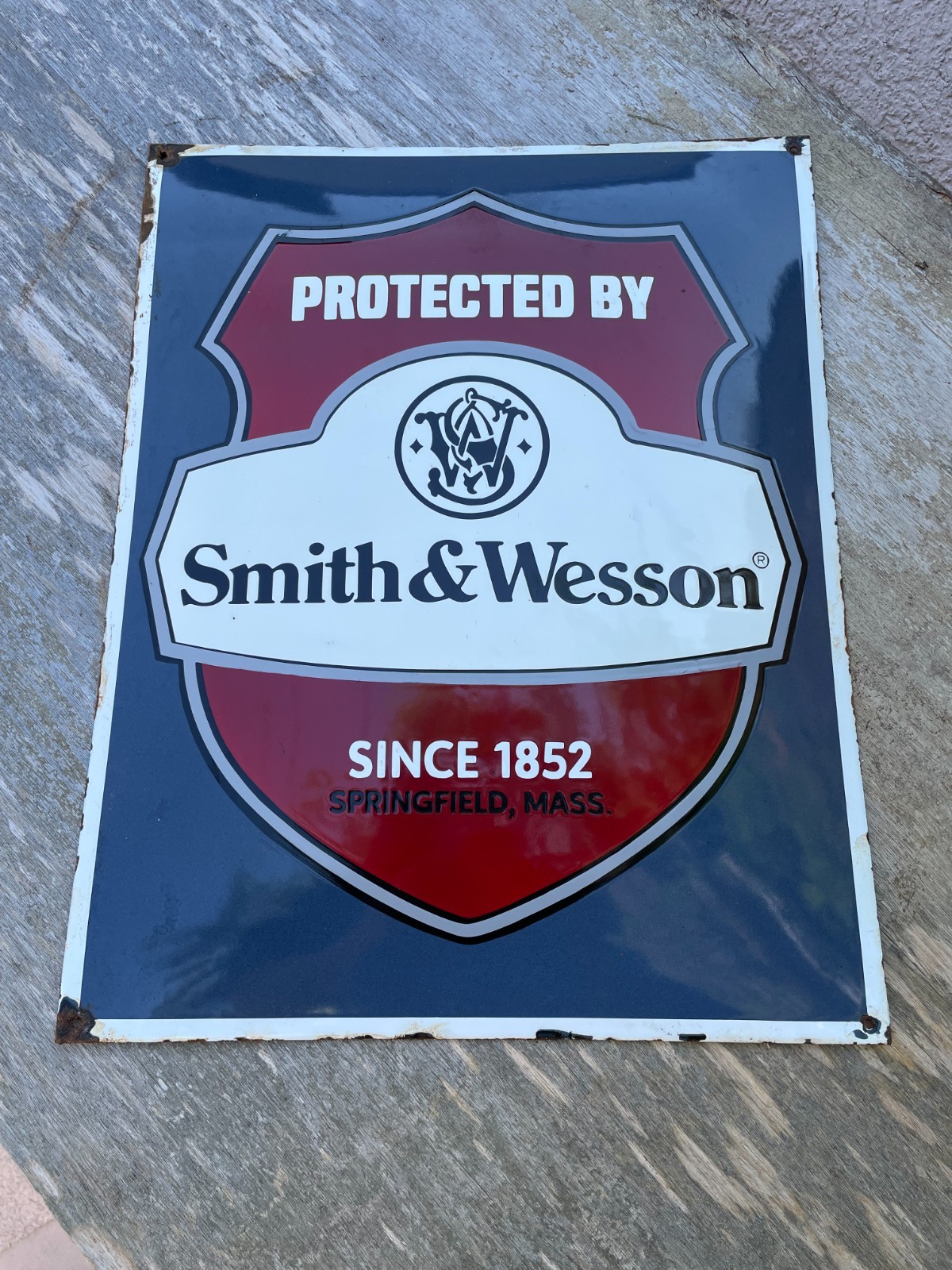 SMITH & WESSON porcelain sign advertising vintage 24″ USA firearms pistols