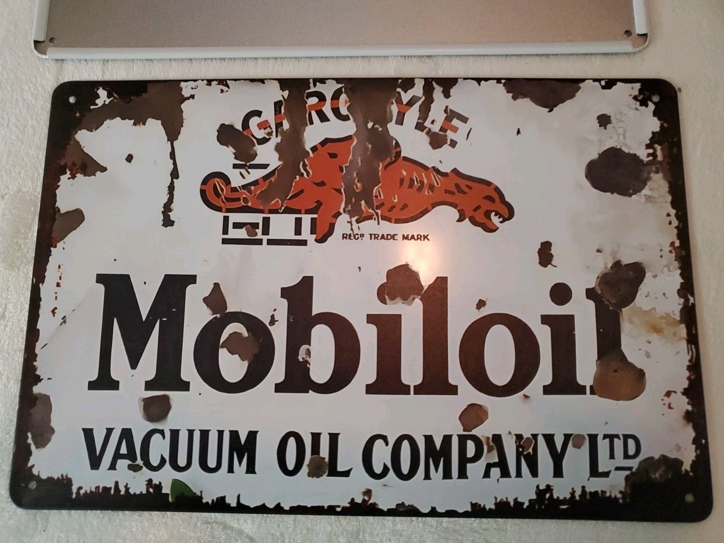 Mobiloil Motor Oil 8 x 12 Novelty Metal Sign New!