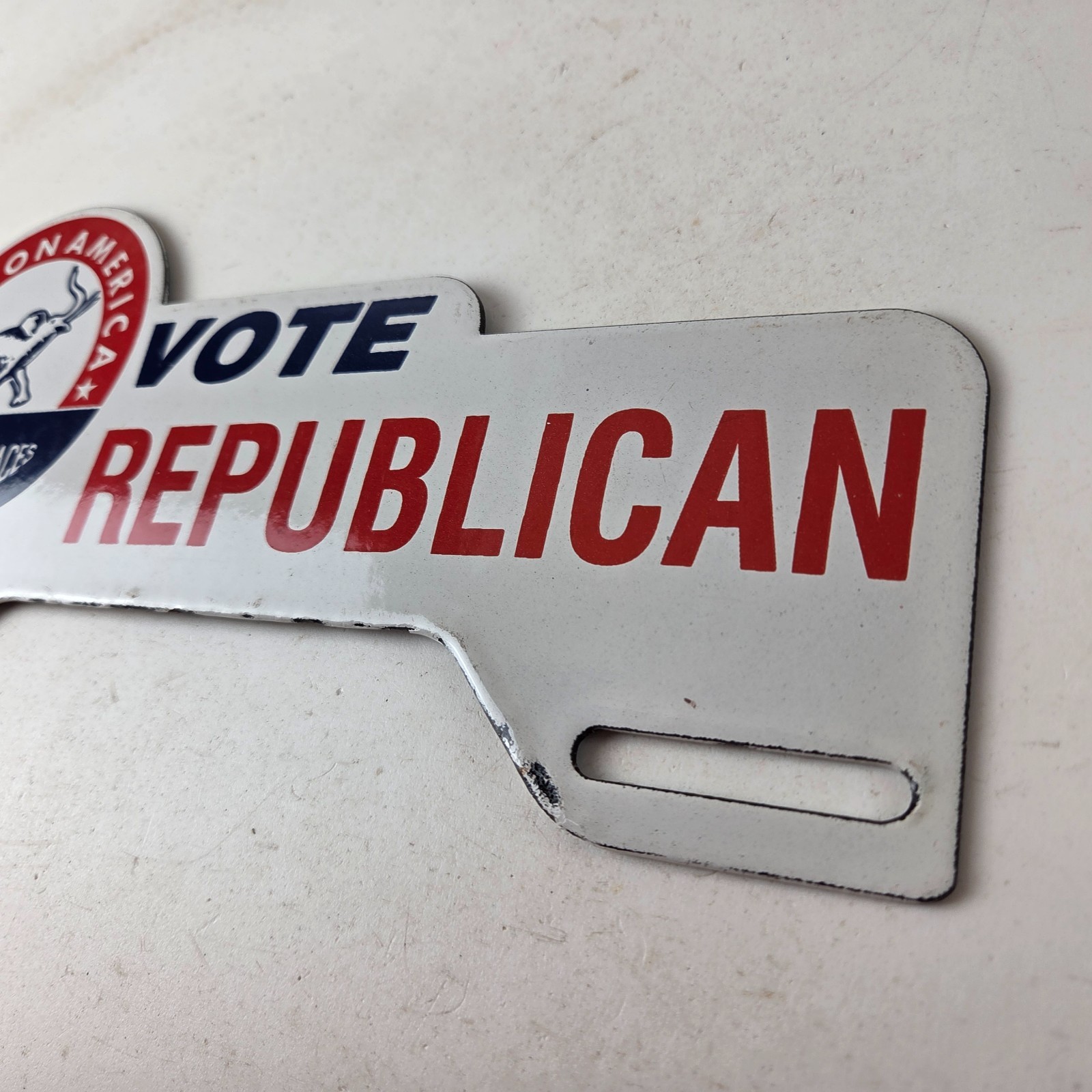 Vintage Vote Republican License Plate Topper – GOP Sign Ad on Automobile Topper