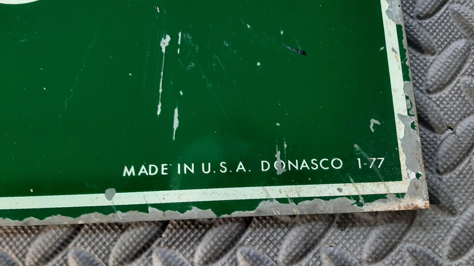 100% ORIGINAL 1977 QUAKER STATE GAS STATION OIL DSPM SIGN NO REPOPS EVER!