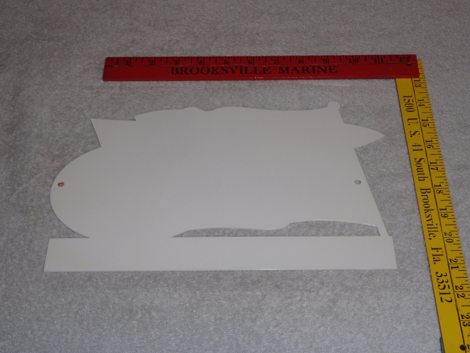 VINTAGE STP OIL ADDITIVE + RACE CAR & FLAG 12″ METAL DIE-CUT GASOLINE SIGN S T P