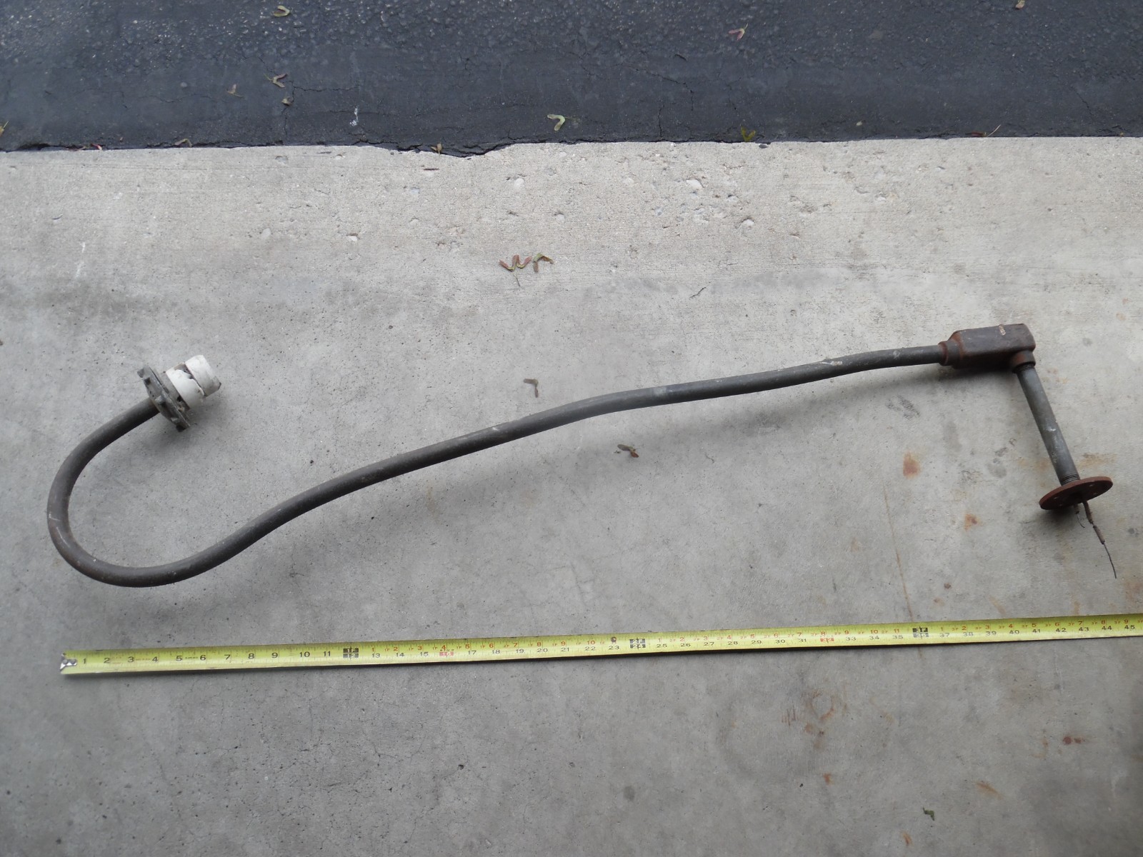 Vtg 44″ Sentinel Wheeler Gooseneck Sign Light Industrial Gas Station Pole
