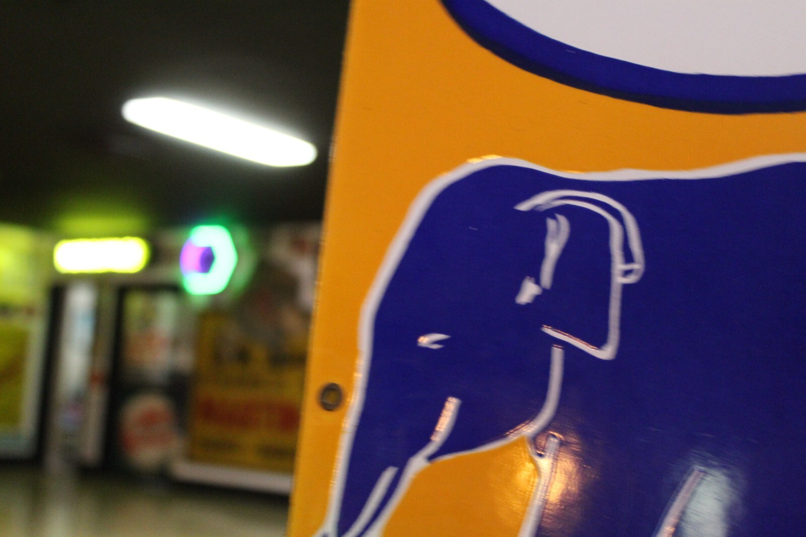 RARE 1950s ESSO BLUE ELEPHANT KEROSENE PORCELAIN METAL DEALER SIGN GAS STATION