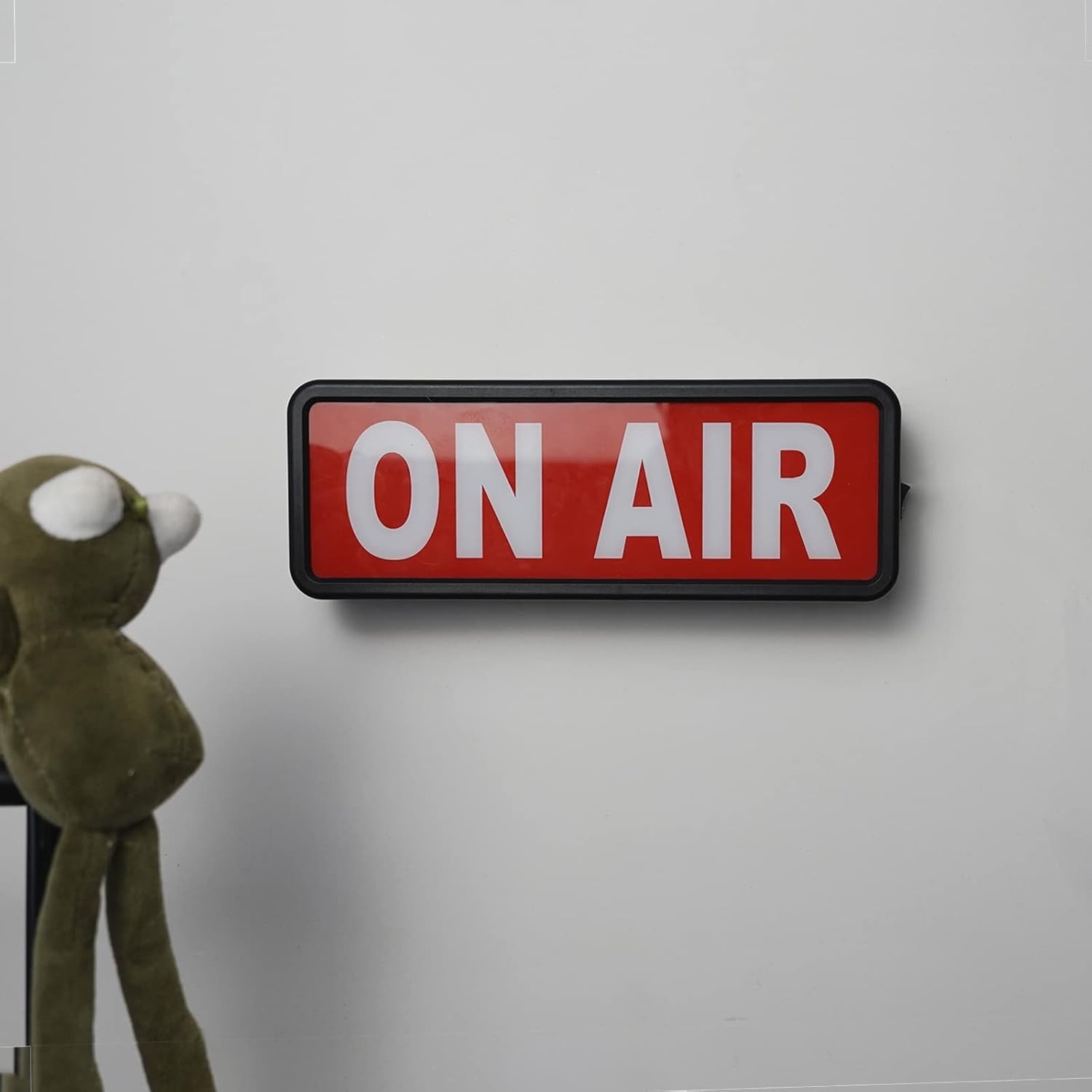 Modern Battery-Powered ON AIR LED Sign – Perfect for Streamers & Influencers
