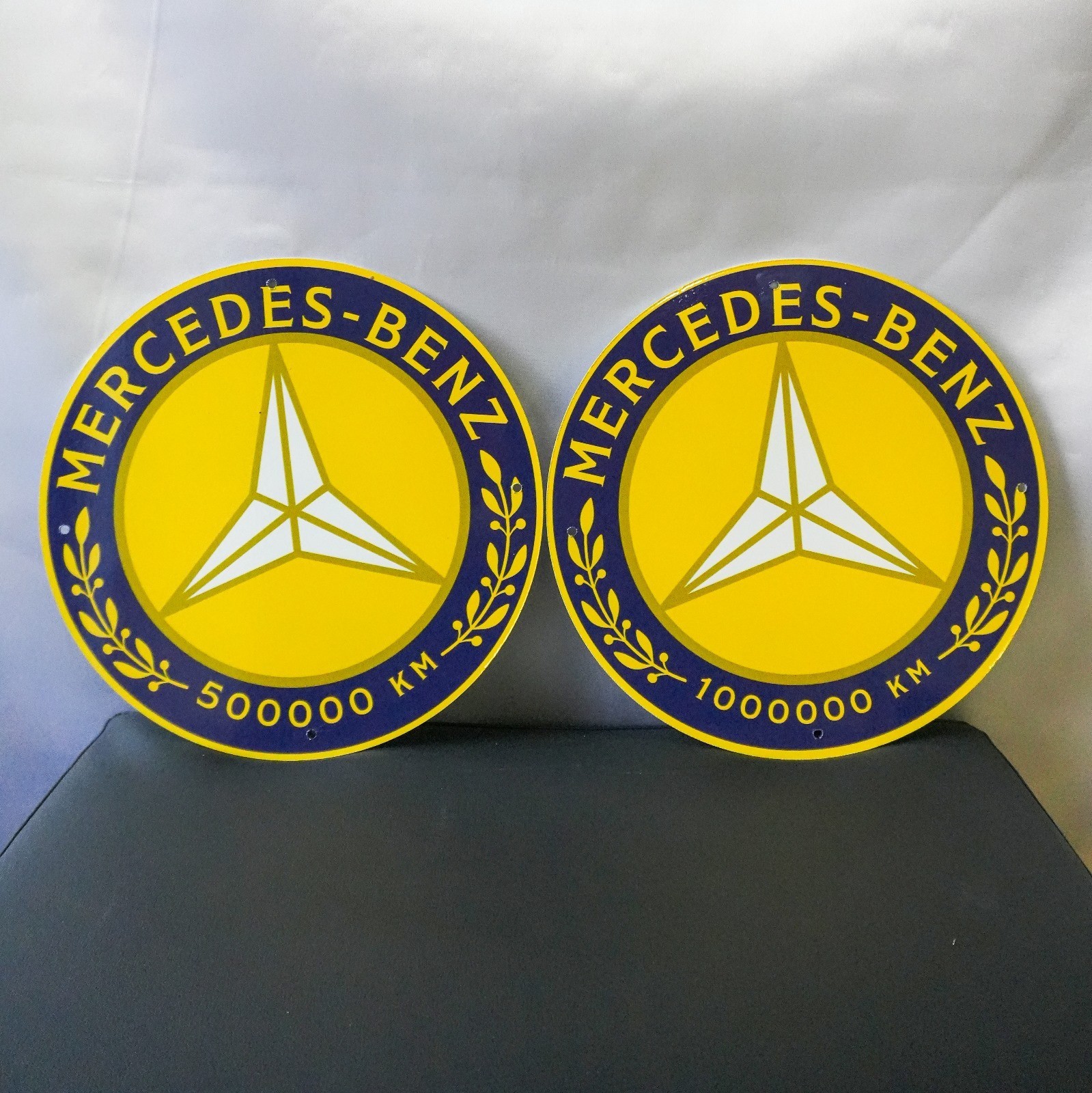 Mercedes-Benz 500000 KM Vintage Metal Sign – 30 cm / 11.8” Round Decor