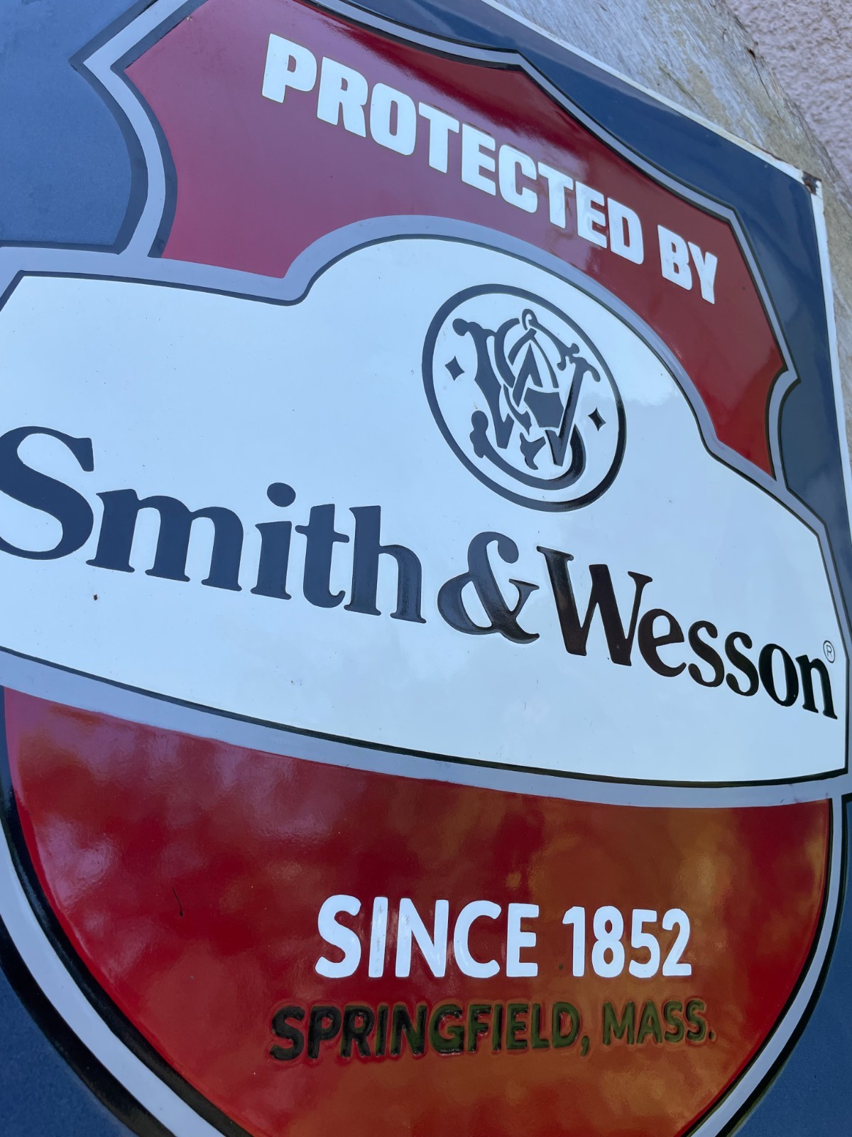 SMITH & WESSON porcelain sign advertising vintage 24″ USA firearms pistols