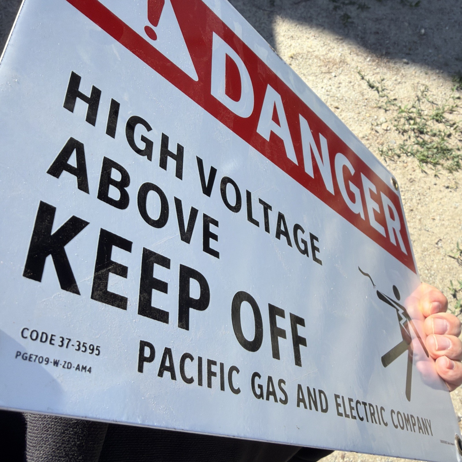 Original NOS DANGER HIGH VOLTAGE PG&E Porcelain Sign Double Sided 14”x10”