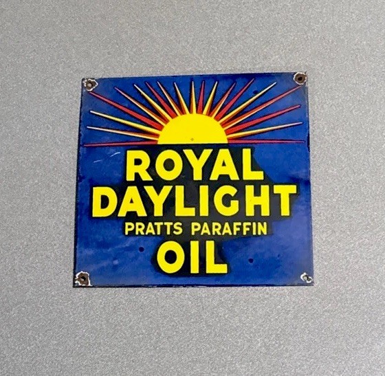 VINTAGE ROYAL DAYLIGHT PRATTS PARAFFIN PORCELAIN SIGN CAR GAS MOTORCYCLE OIL