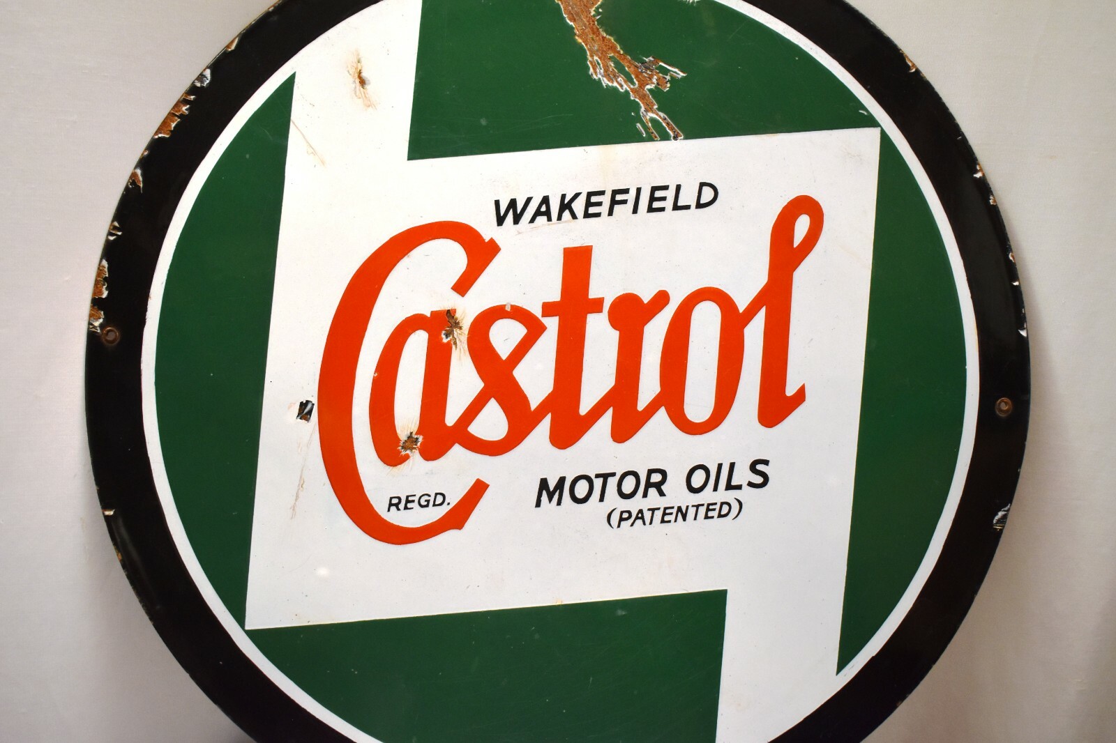 Vintage Castrol Wakefield Motor Oils Round Porcelain Enamel Sign 24″ Diameter ,