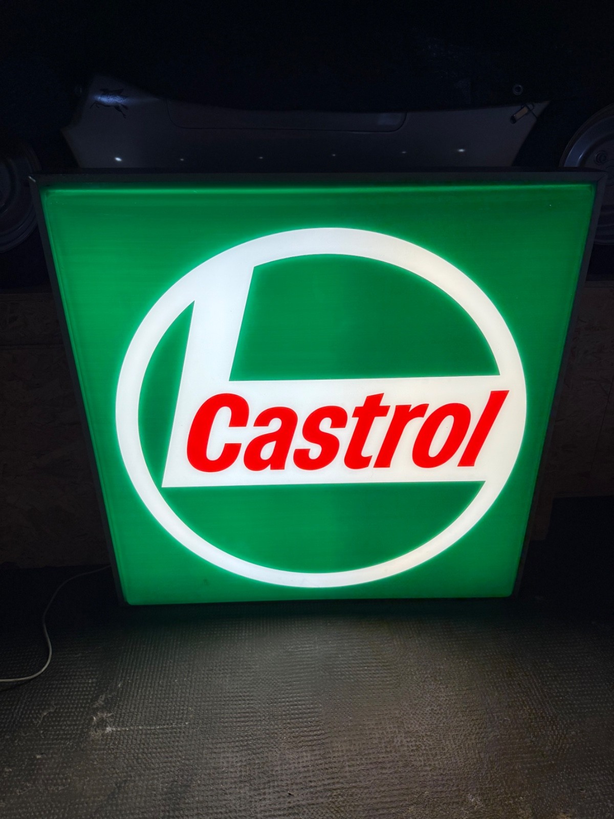 Vintage Castrol Illuminated Sign – 1990`s