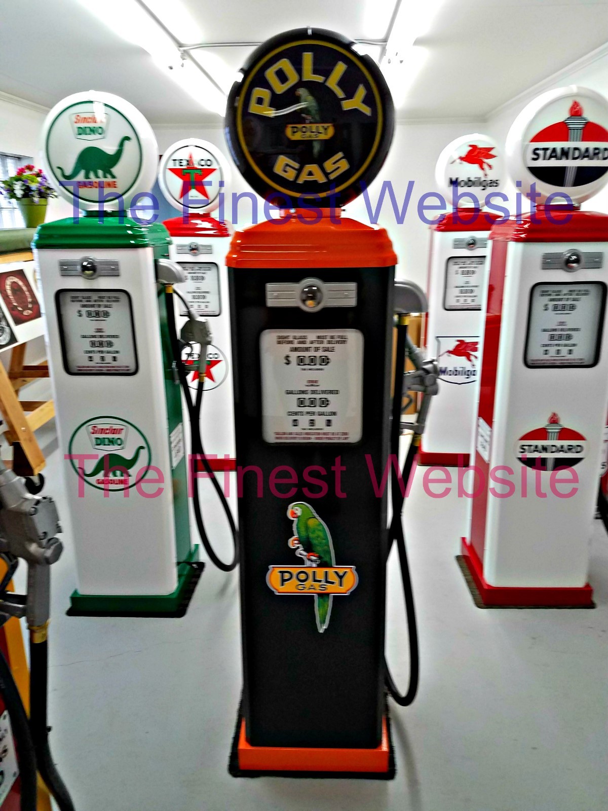 NEW STANDARD REPLICA GAS PUMP – ANTIQUE REPRODUCTION (WHITE & RED) – FREE SHIP*