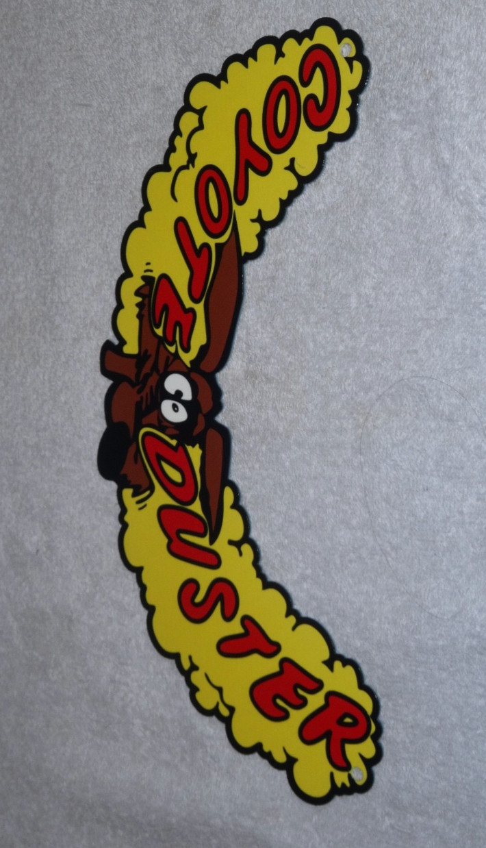 VINTAGE 1969 PLYMOUTH ROAD RUNNER COYOTE DUSTER METAL GASOLINE OIL SIGN! WILE E.