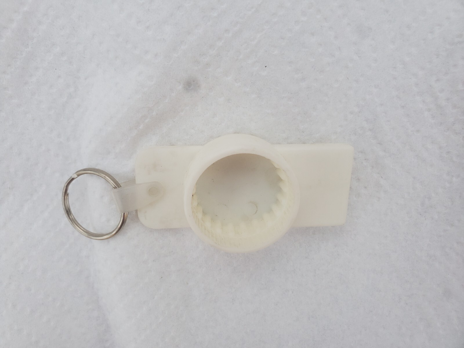 White Plastic Keychain Bottle Opener Teeple Service Station Greene Iowa Gas Oil