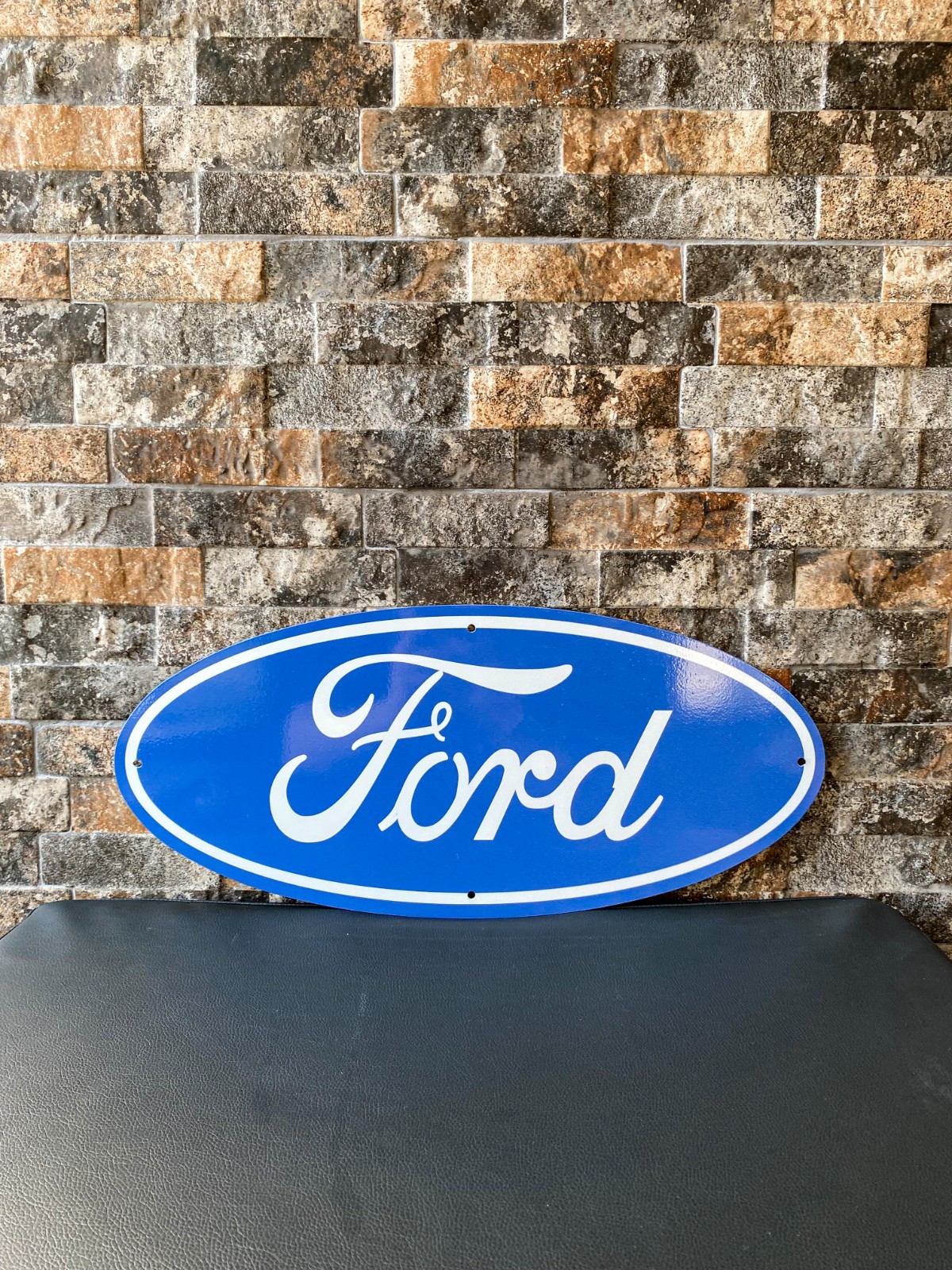 Ford Oval Emblem – Heritage Heavy Metal Sign 20×45 cm (7.8”×17.7”)