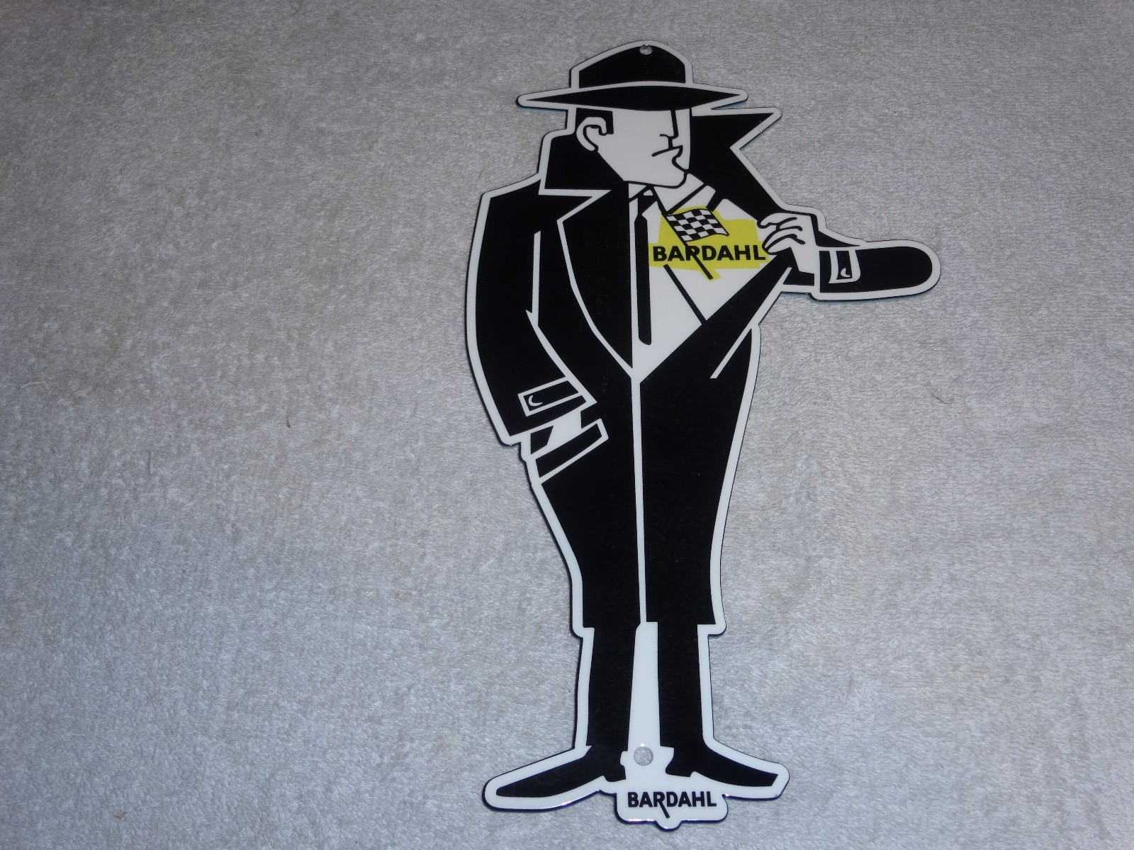 VINTAGE BARDAHL MOTOR OIL ADDITIVE BURGLAR THIEF 12″ METAL GASOLINE SIGN! RACING