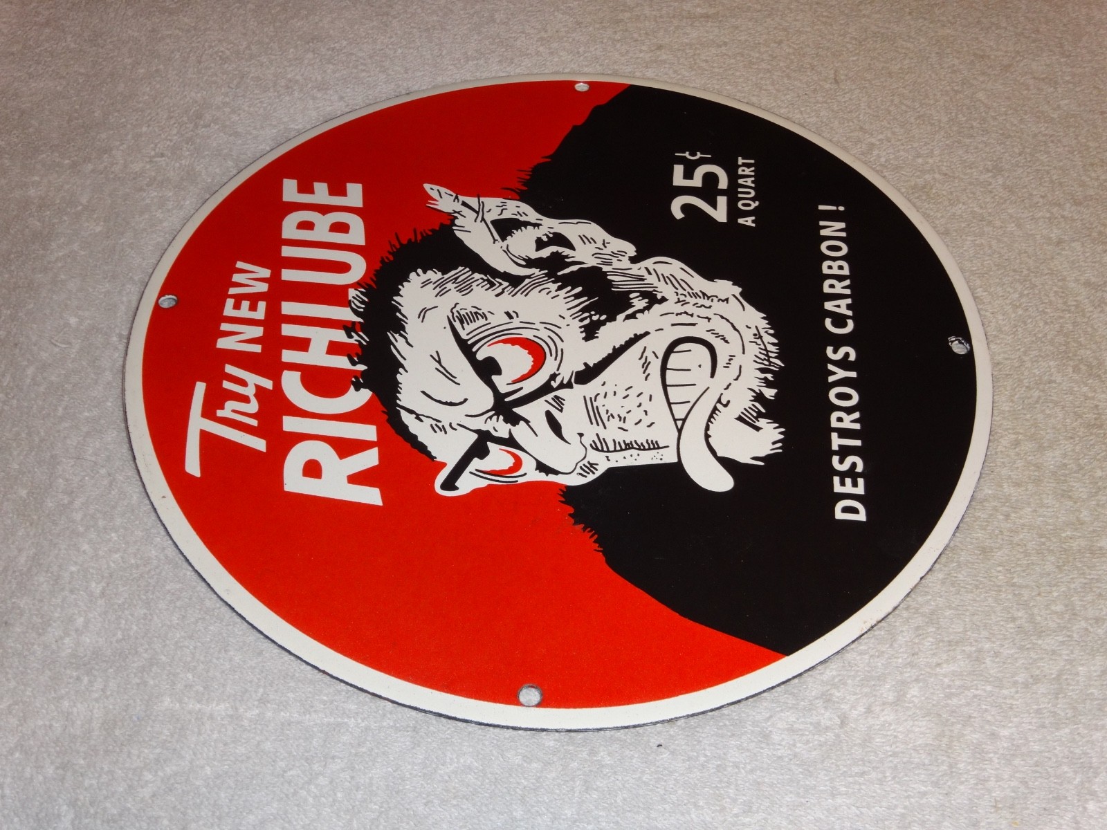 VINTAGE RICHLUBE MONKEY 25 c QUART APE 11 3/4″ PORCELAIN METAL GASOLINE OIL SIGN