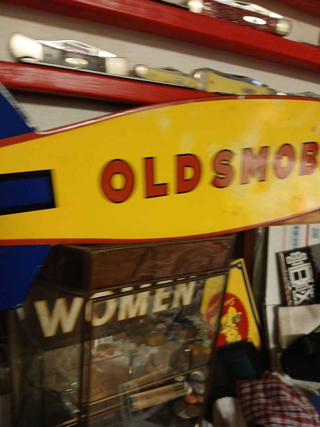 Large Rare Vintage Oldsmobile Rocket Gas Oil 26” Porcelain Metal Dealer Sign