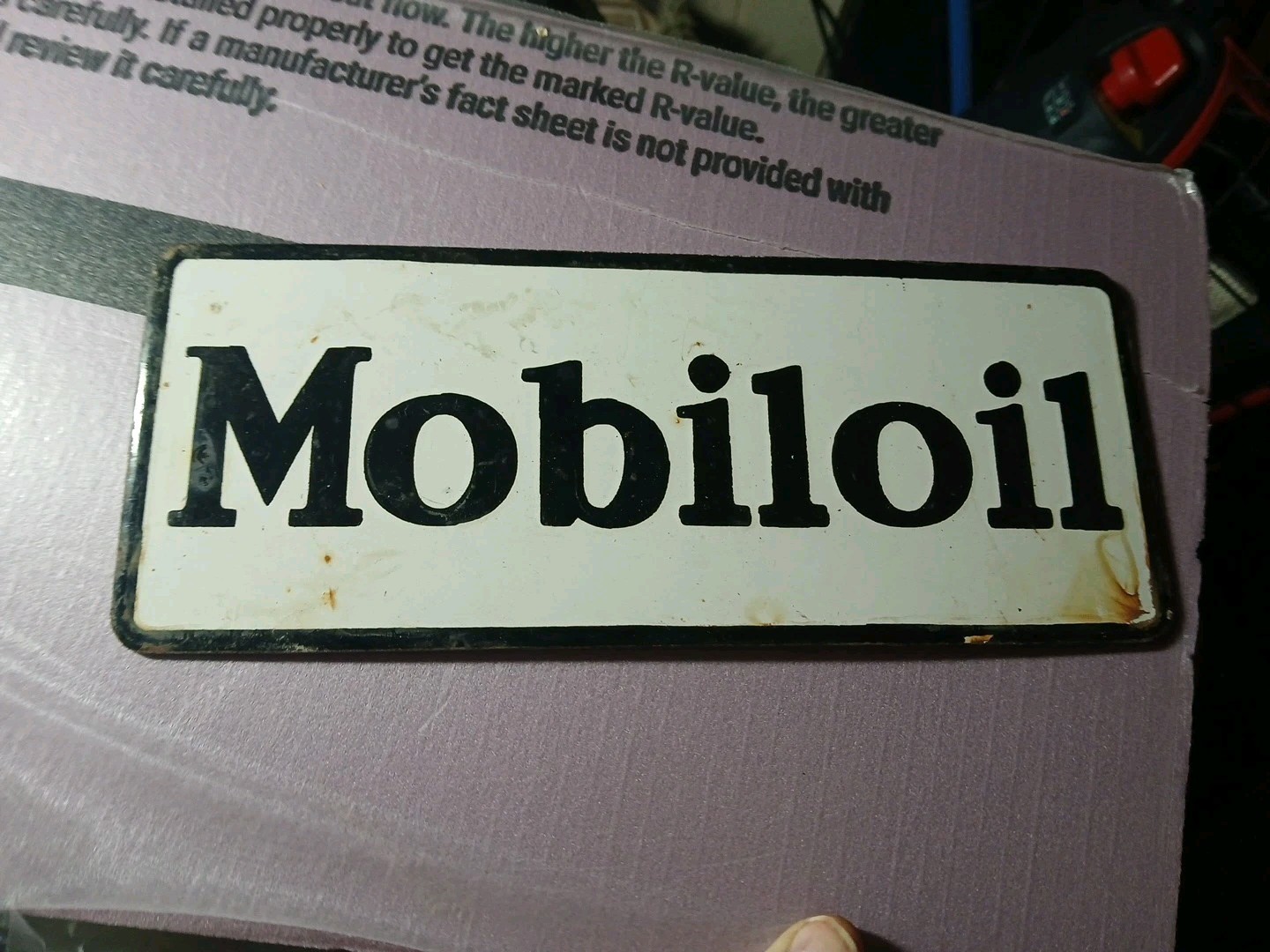 VINTAGE MOBIL MOBILOIL GASOLINE STATION MOTOR OIL 10″ PUMP PORCELAIN METAL PLATE
