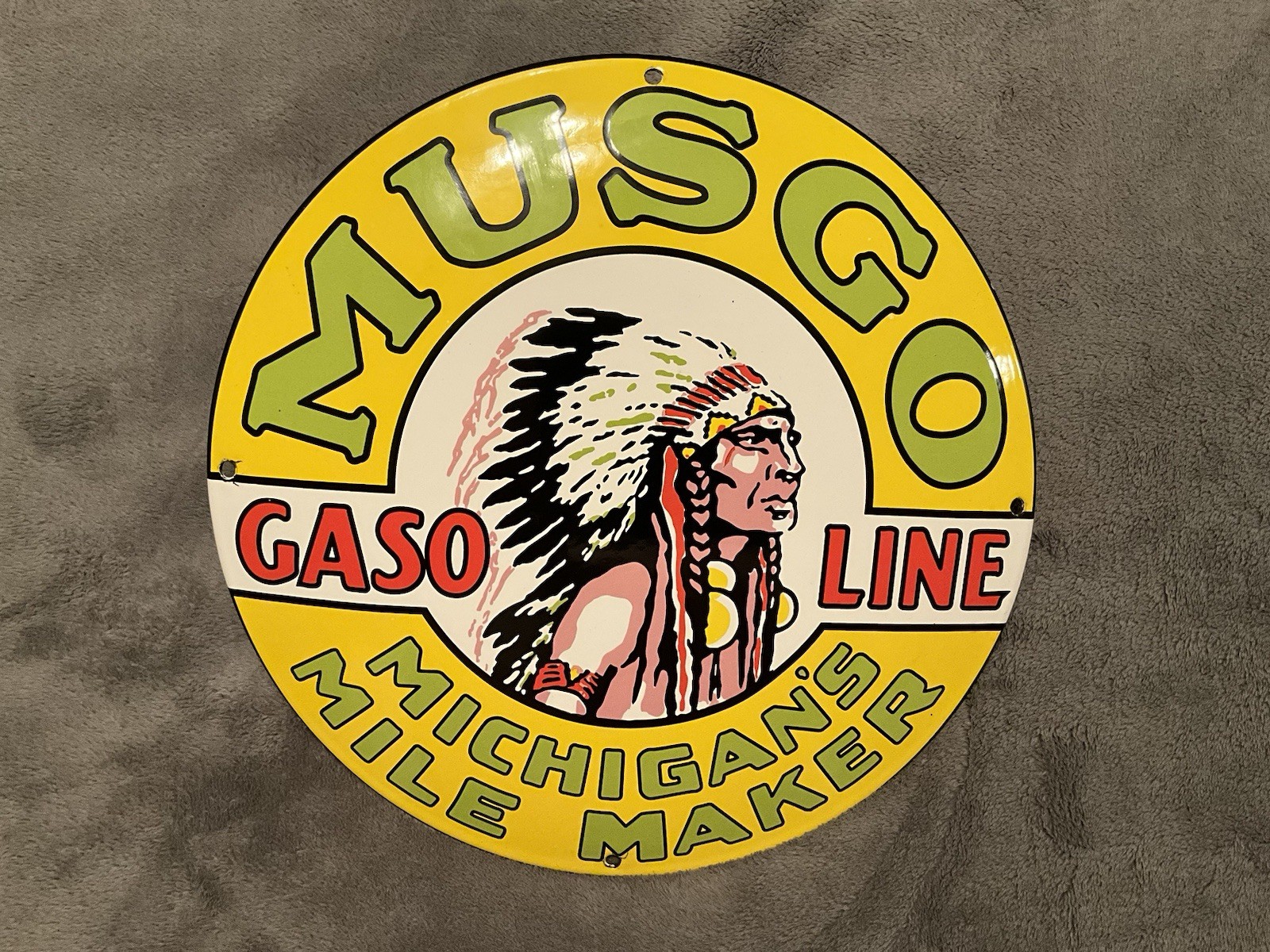 Musgo Porcelain Enamel Reproduction Medallion Sign, 11 3/4” Dome Style