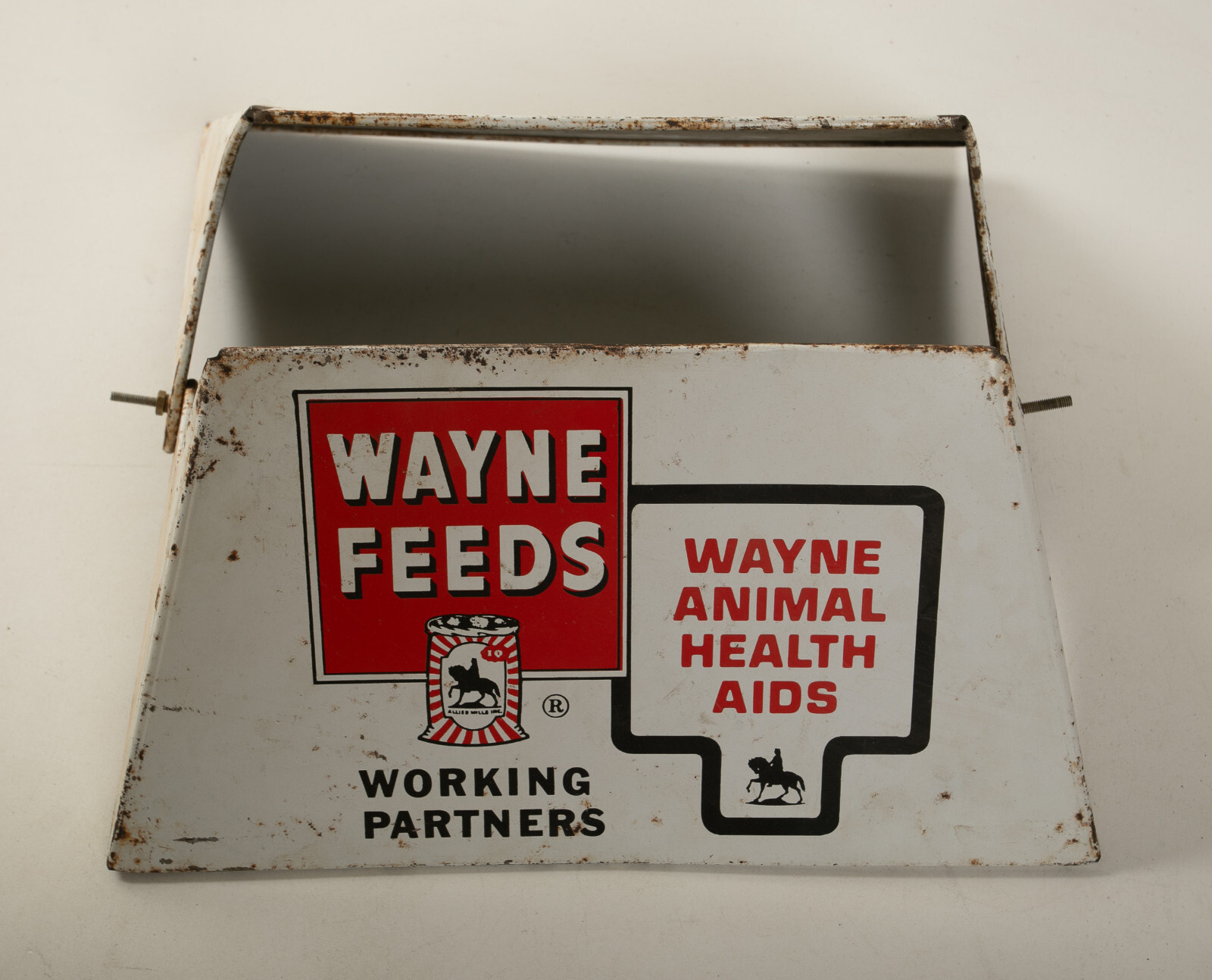 Wayne Feeds Sign (HSE) Animal Health Aids Working Partners Gravity Tire Stand