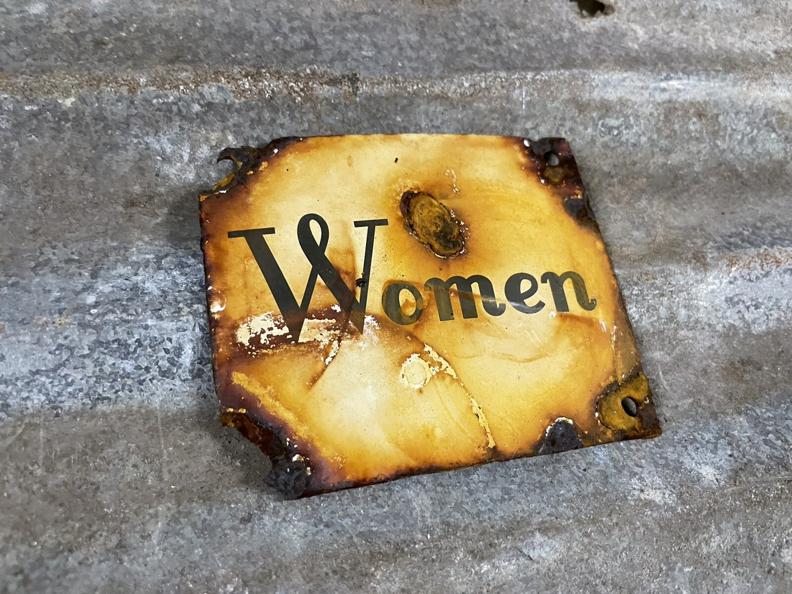 VINTAGE RESTROOM PORCELAIN SIGN GAS STATION SERVICE WOMEN BATHROOM TOILET MARKER