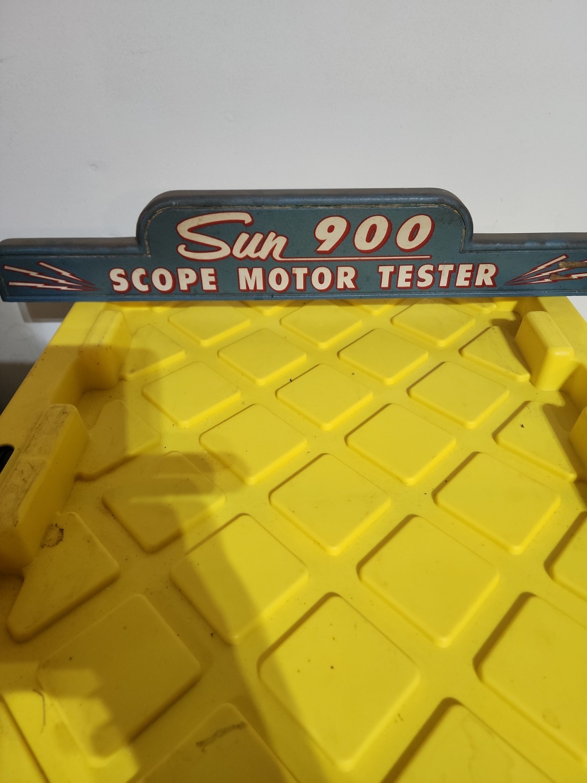 Vintage Sun Motor Tester Gas Filling Station Repair Shop Equipment Scope Sign