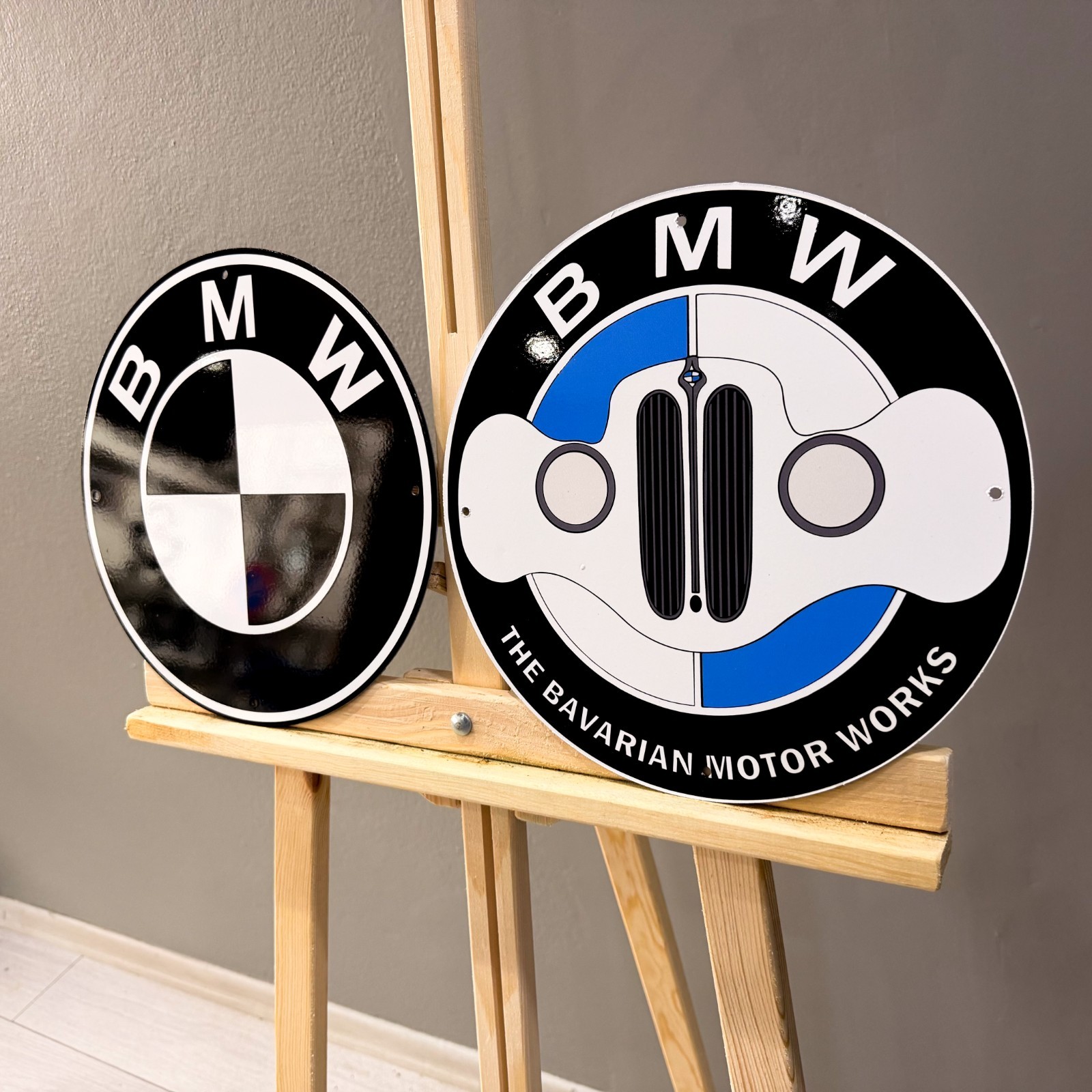 BMW Black Logo & Bavarian Motor Works Heavy Metal Sign Set – 30 cm (11.8”)