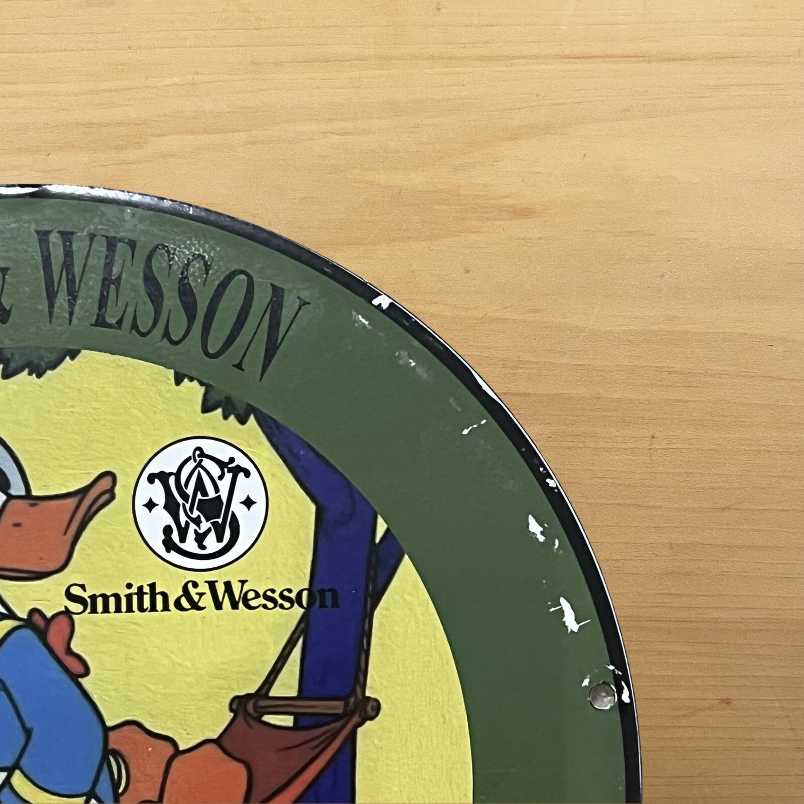 VINTAGE SMITH & WESSON PORCELAIN SIGN PISTOLS SALES SERVICE STATION PUMP PLATE