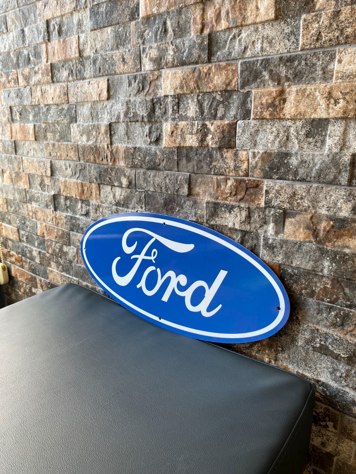 Ford Oval Emblem – Heritage Heavy Metal Sign 20×45 cm (7.8”×17.7”)