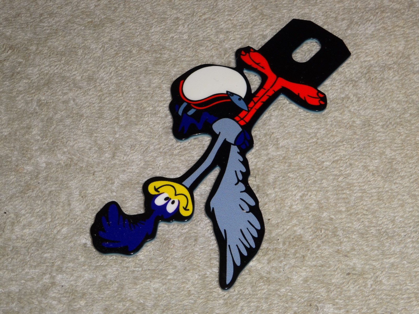 VINTAGE ROAD RUNNER LOONEY TUNES 5″ METAL GASOLINE OIL LICENSE PLATE TOPPER SIGN